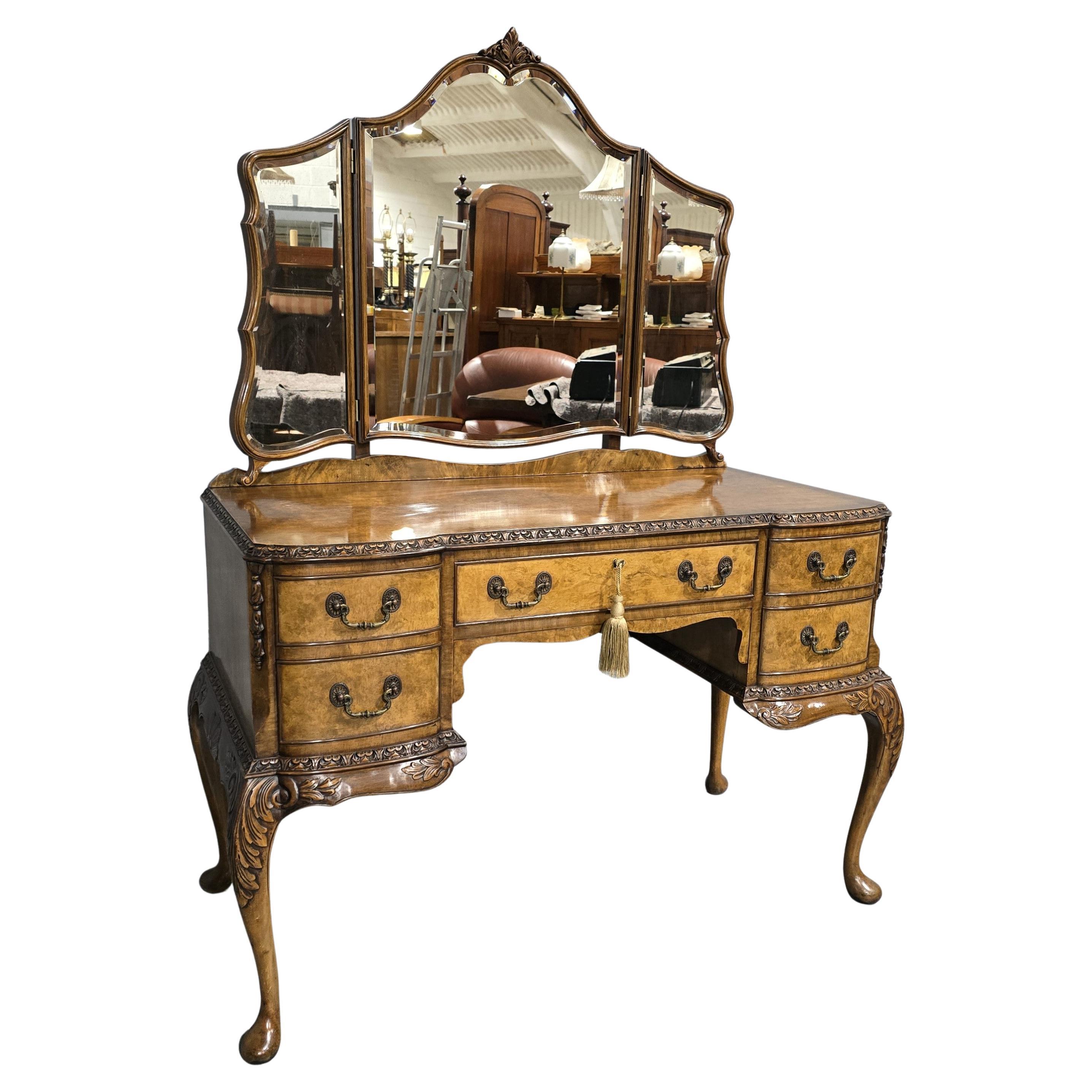 Stunning Queen Anne Burr Walnut Dressing Table For Sale