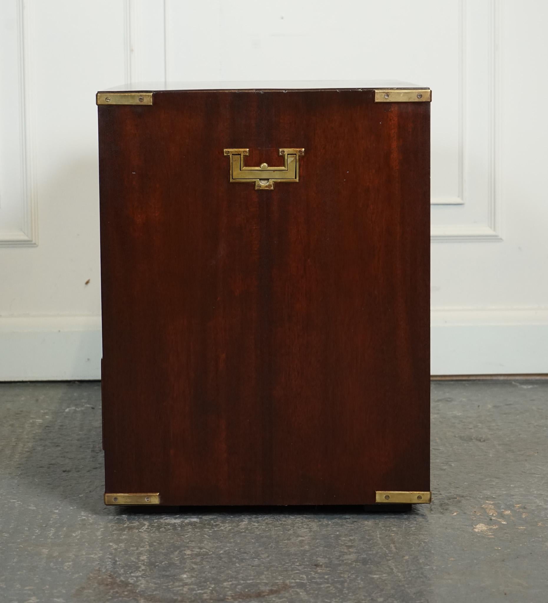 20th Century STUNNING RALPH LAUREN MILITARY CAMPAIGN CHEST OF DRAWERS NiGHTSTAND For Sale
