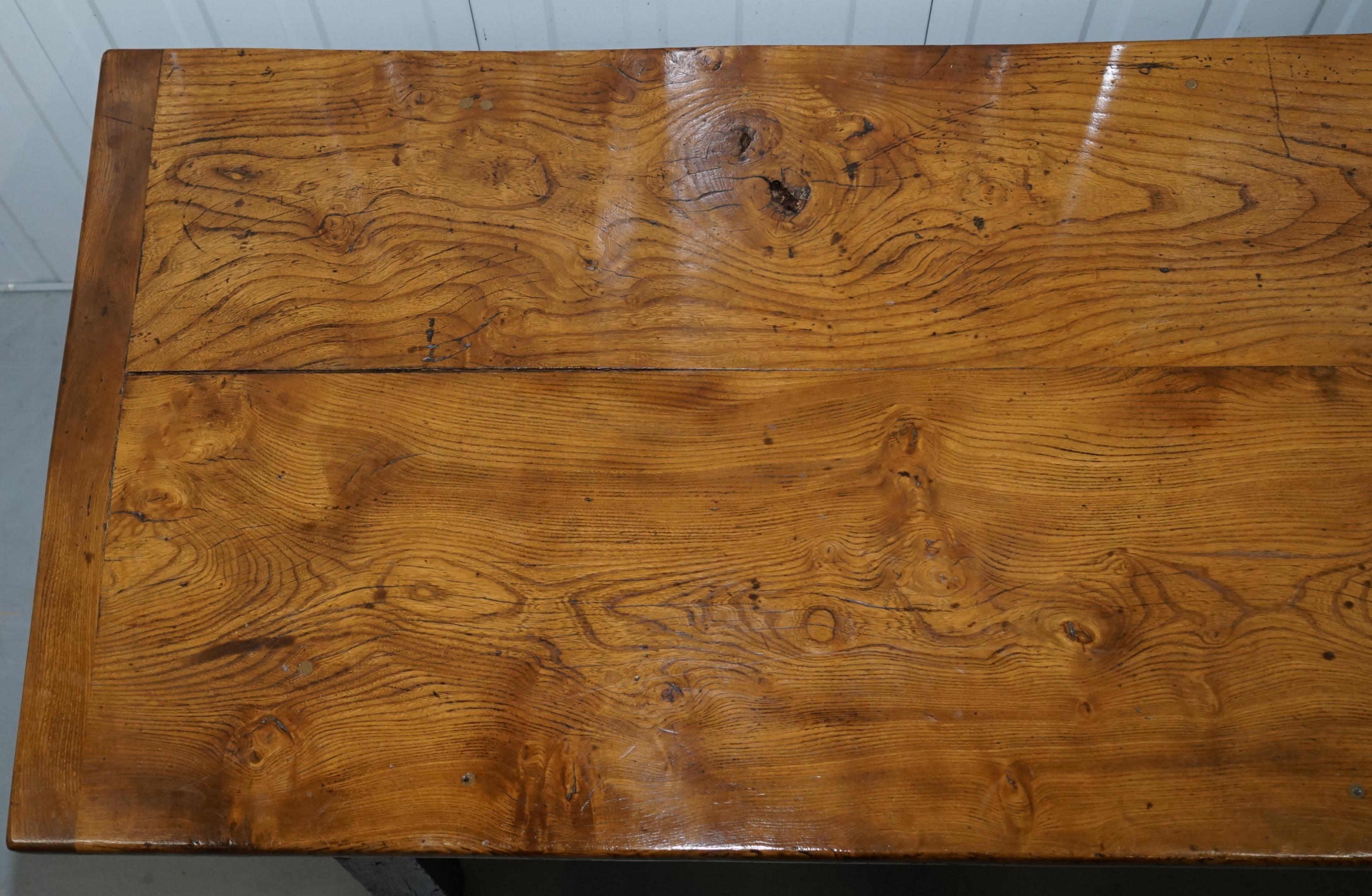 Hand-Carved Stunning Rare 18th Century Solid Elm 2 Plank Top Refectory Dining Table Seats