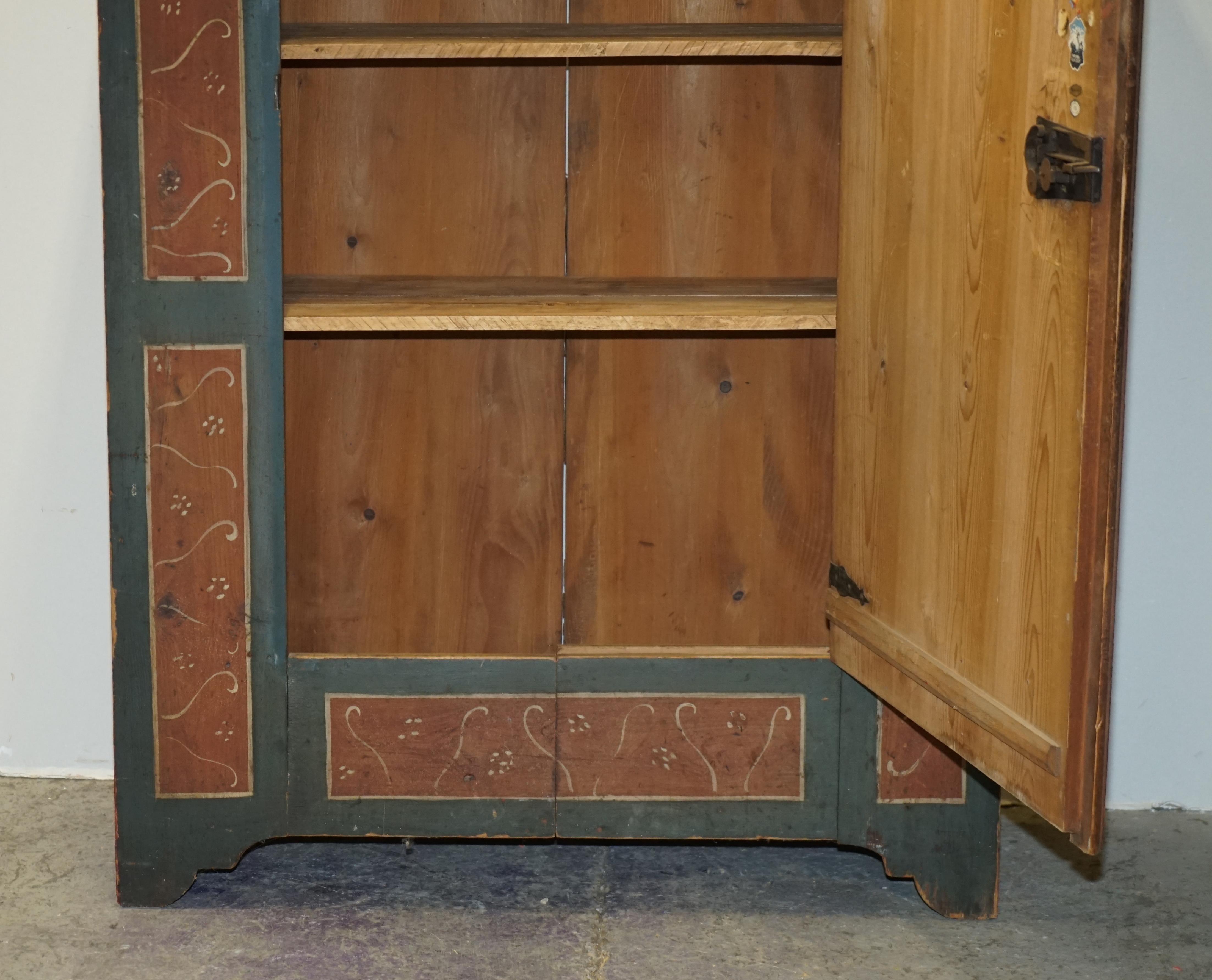 Atemberaubende Rare Antique 1827 datiert Hand gemalt Deutsch Leinen Topf Cupboard Garderobe 7