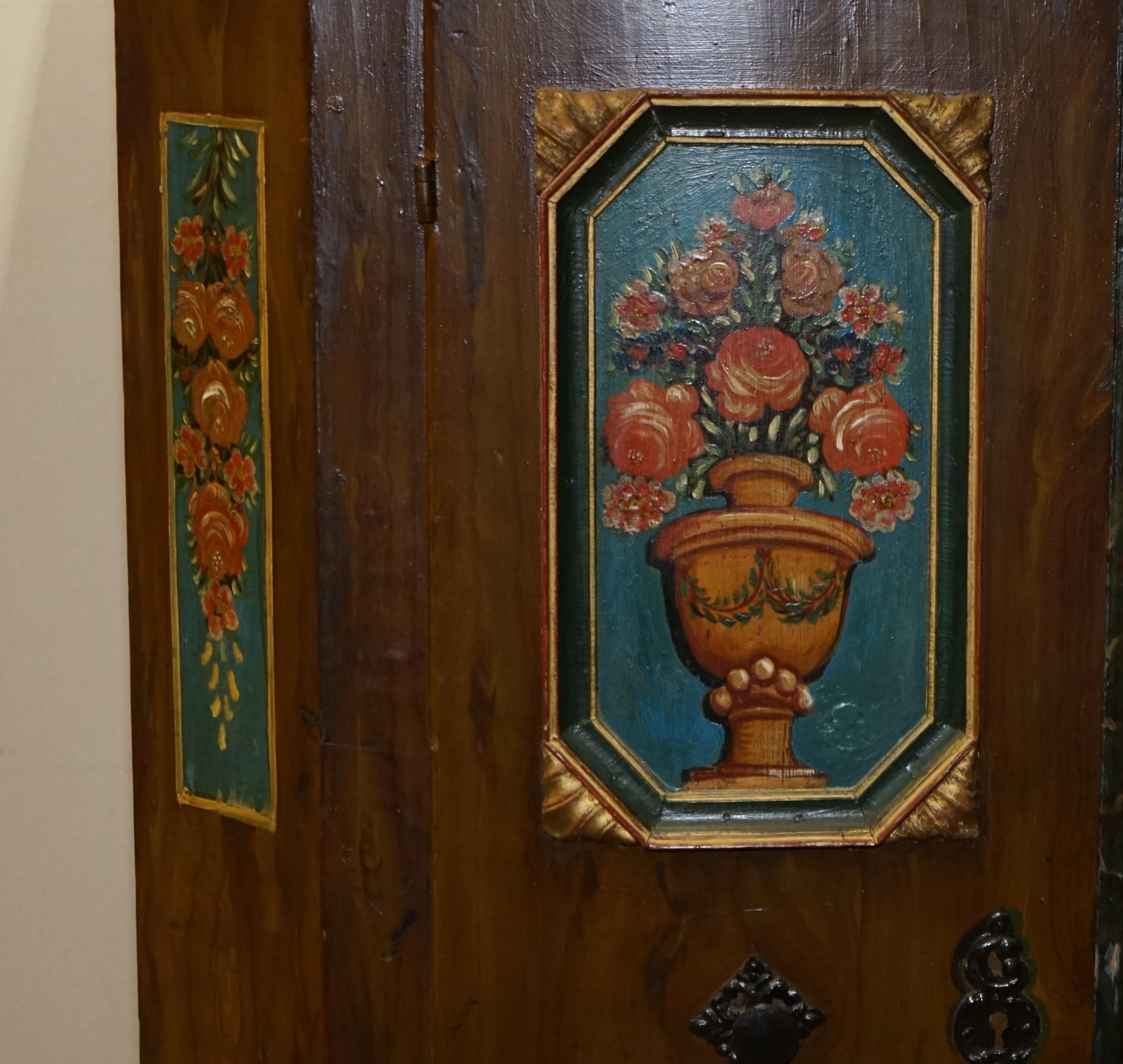 Impresionante Raro Antiguo 1829-1851 Pintado a Mano Armario Matrimonial Alemán principios del siglo XIX en venta