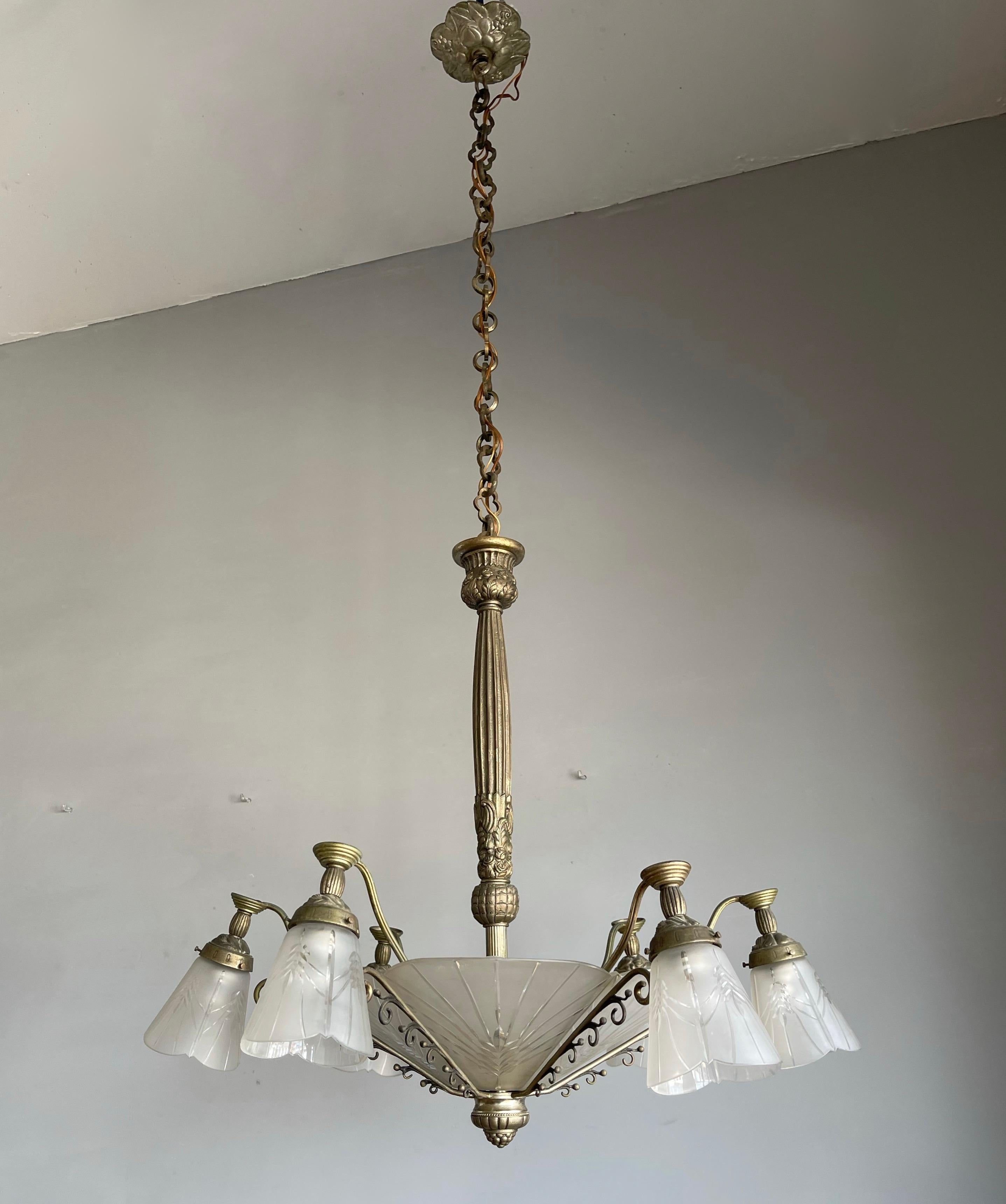 Stunning and Rare Antique French Art Deco Nine Light Bronze and Glass Chandelier In Good Condition For Sale In Lisse, NL