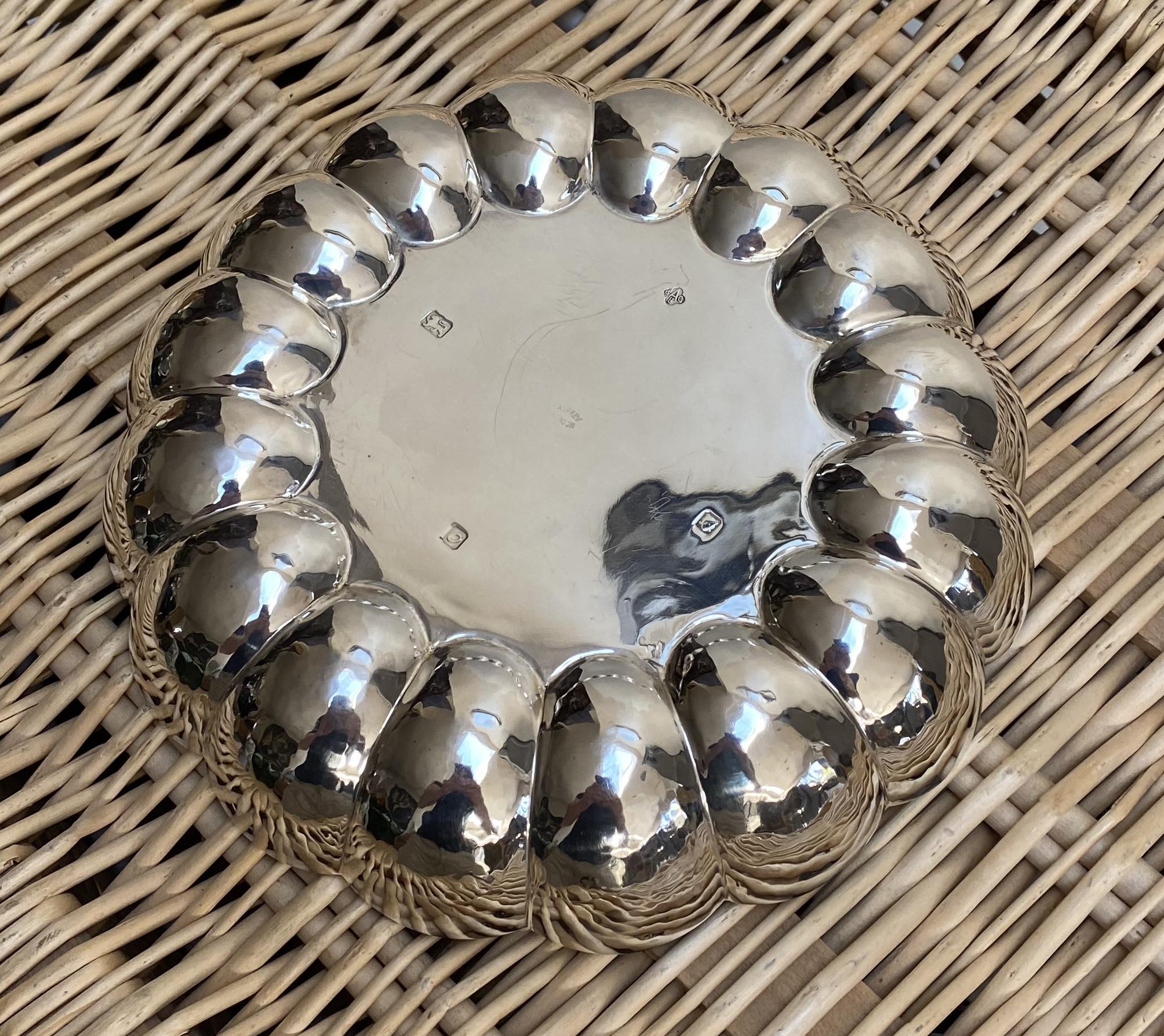 Stunning Rare Asprey London 1969 Solid Sterling Silver Strawberry Dish or Bowl For Sale 7