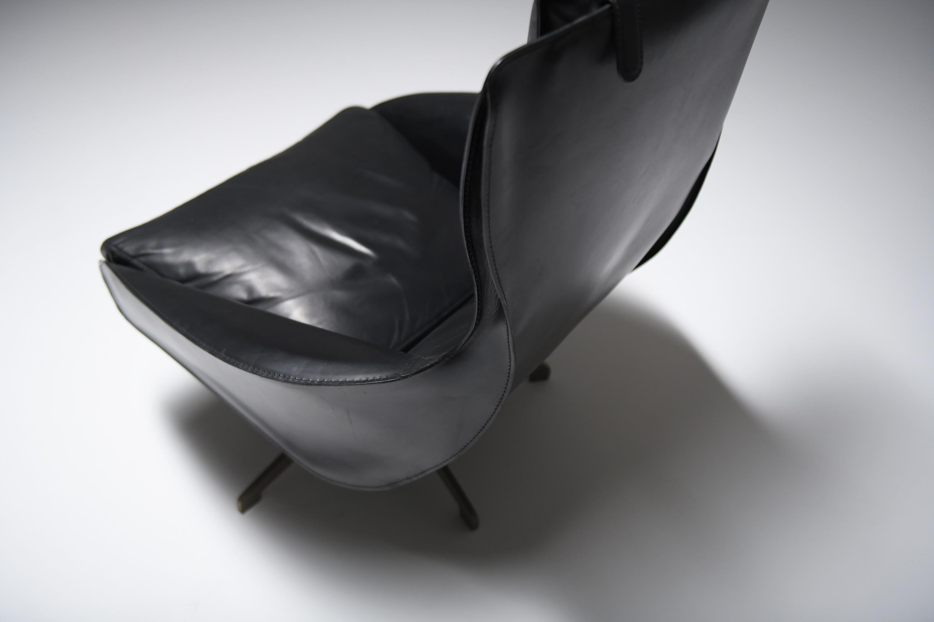 Stunning & rare black leather Cab 423 by Mario Bellini for Cassina For Sale 1