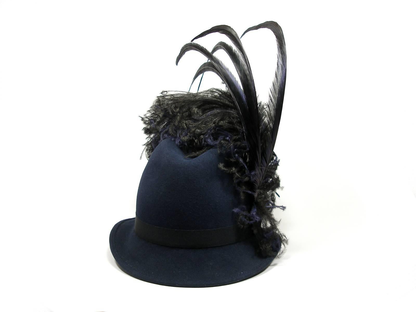 Women's Stunning Rare Rare Chanel CC Logo Rabbit Felt Hat and Feather Black Size M 