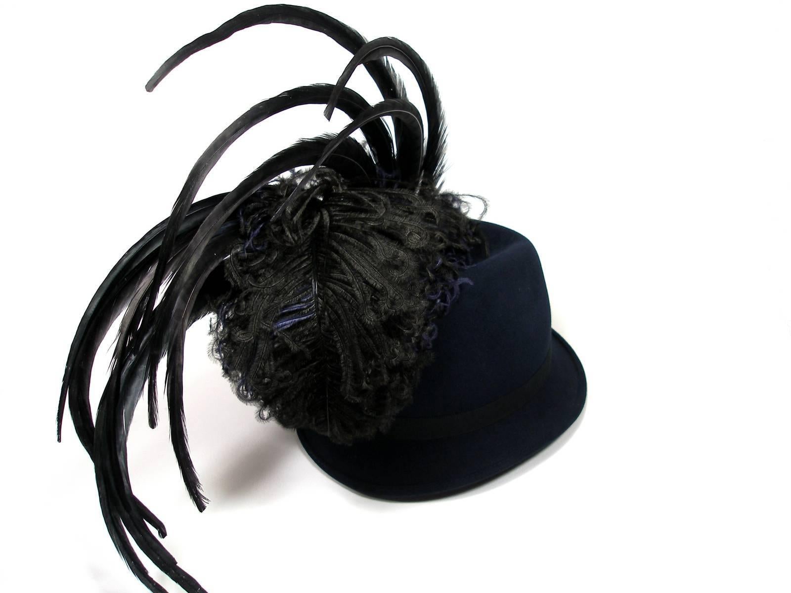 Stunning Rare Rare Chanel CC Logo Rabbit Felt Hat and Feather Black Size M  3