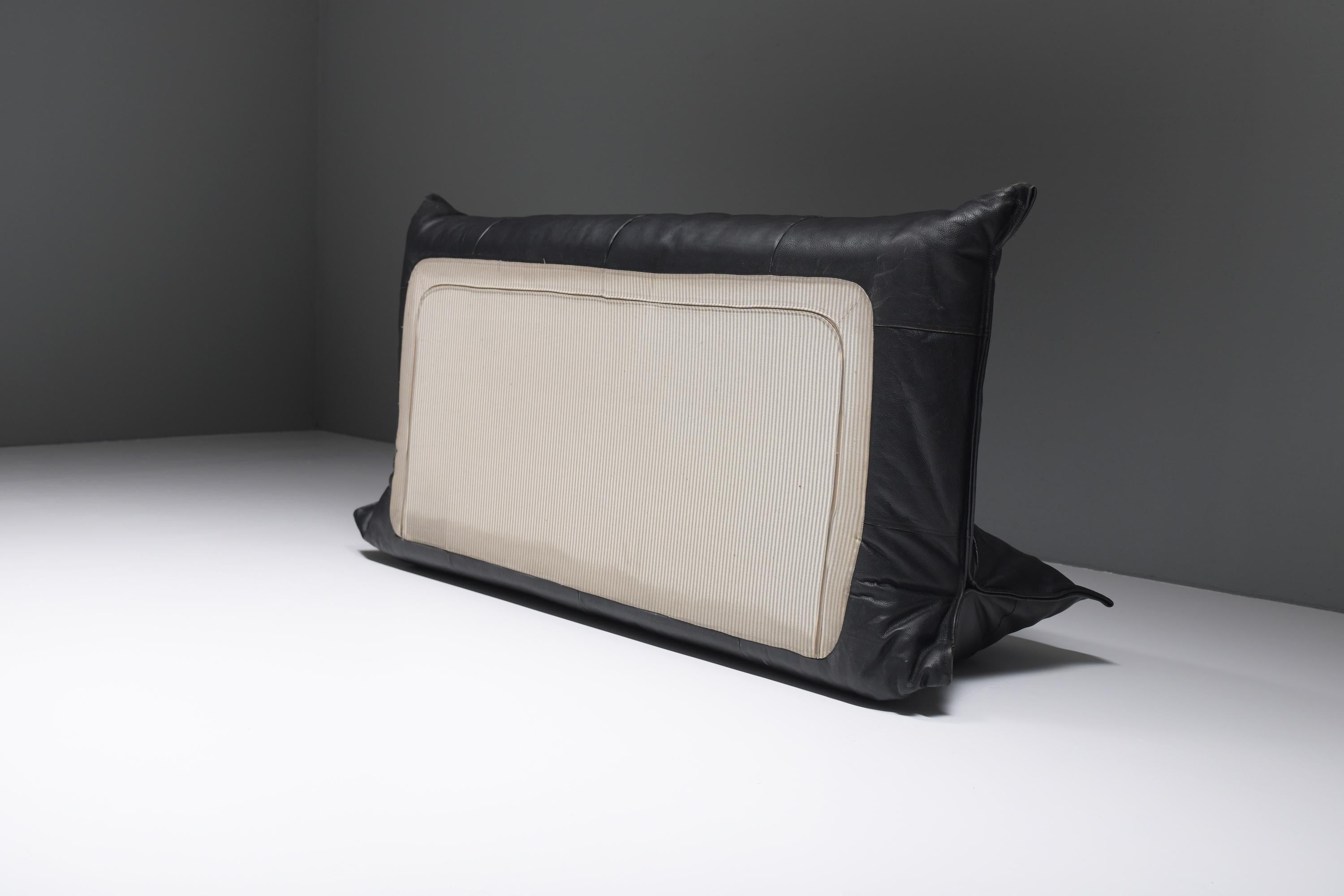 Stunning & rare vintage YOKO sofa in black leather by Michel Ducaroy Ligne Roset 5