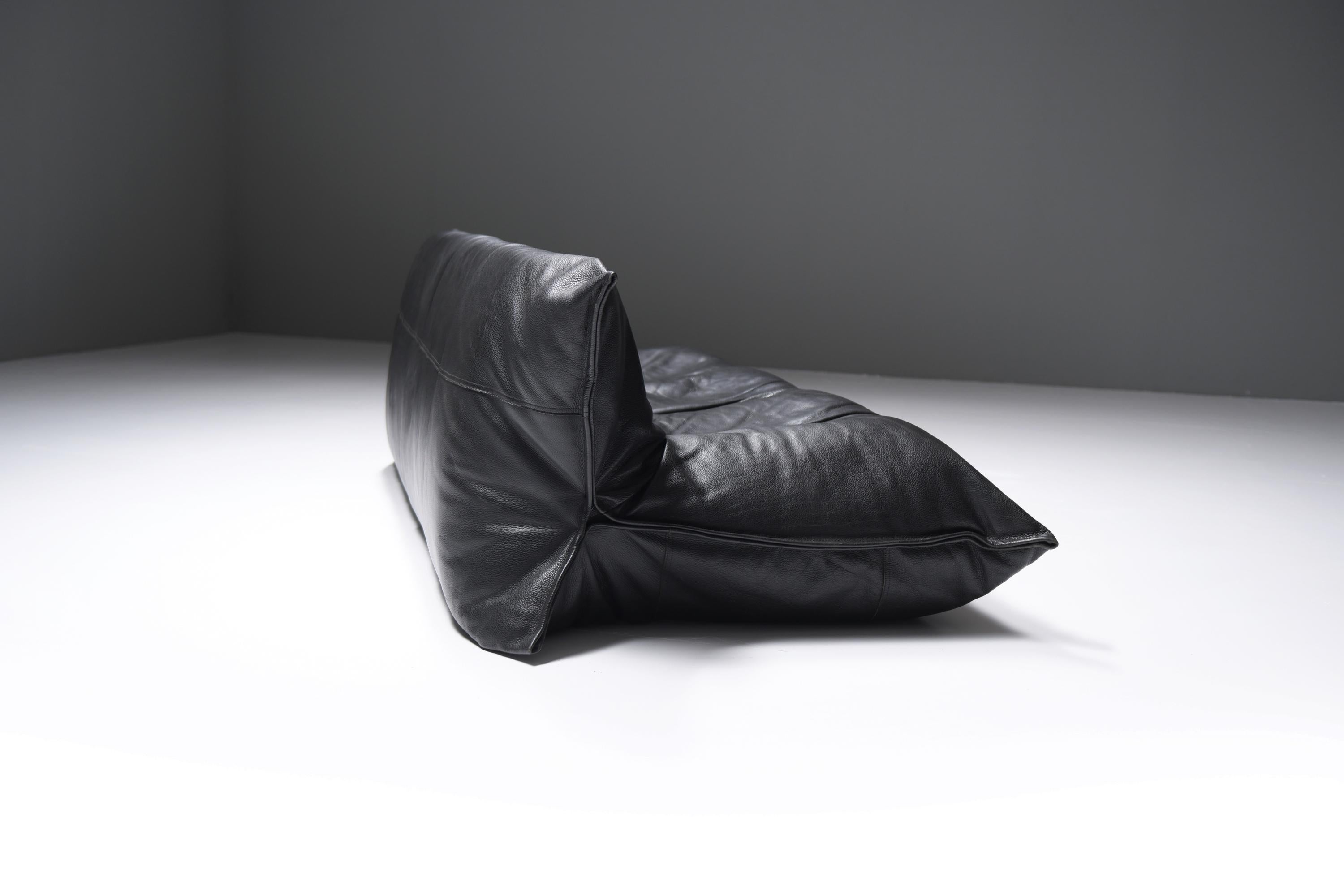 20th Century Stunning & rare vintage YOKO sofa in black leather by Michel Ducaroy Ligne Roset