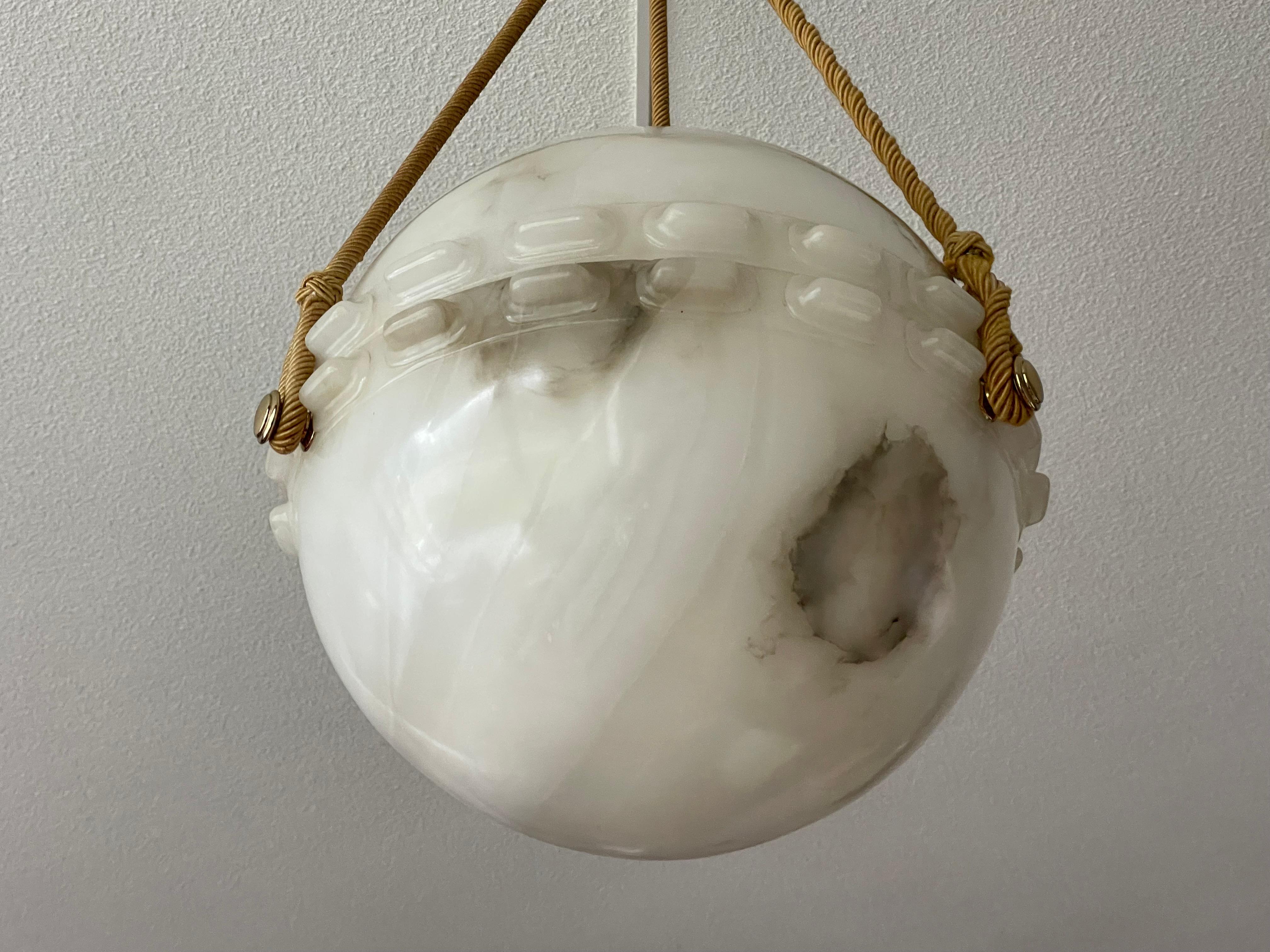 Stunning & Rare White & Black Moon-Like Alabaster Art Deco Pendant W. Rope Chain In Excellent Condition In Lisse, NL