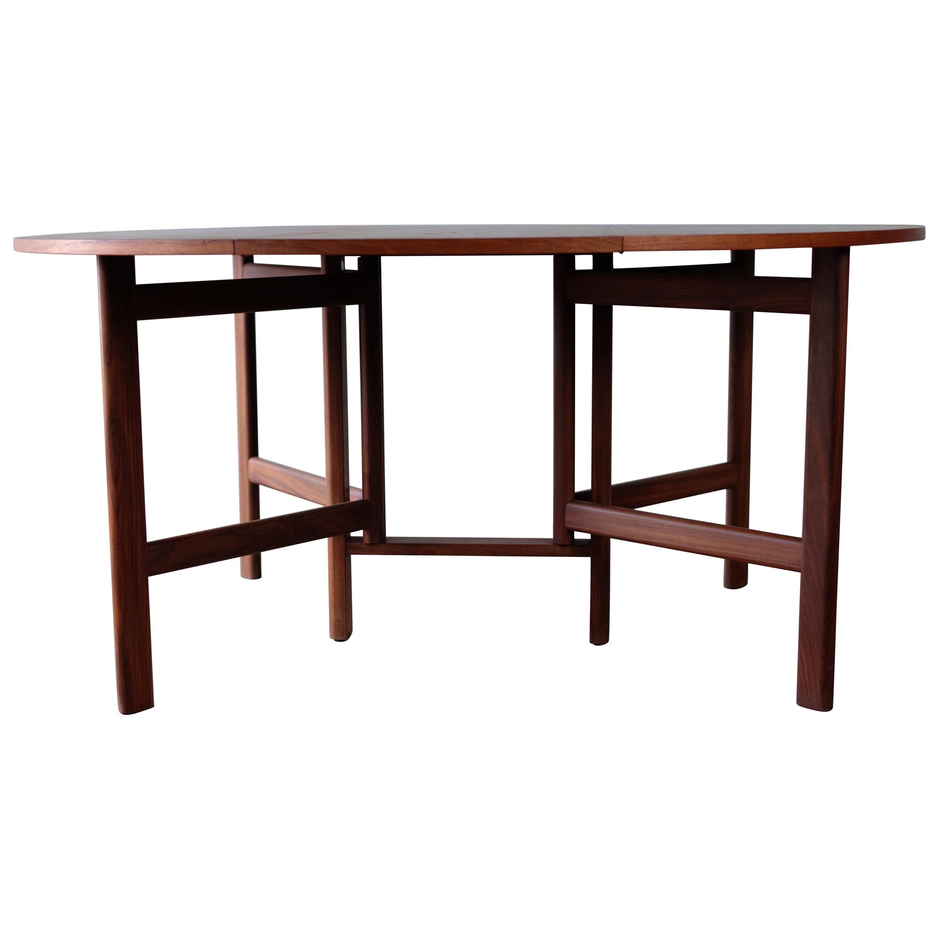 Stunning Rarely Seen Dining Table in Teak, Danish Design For Sale