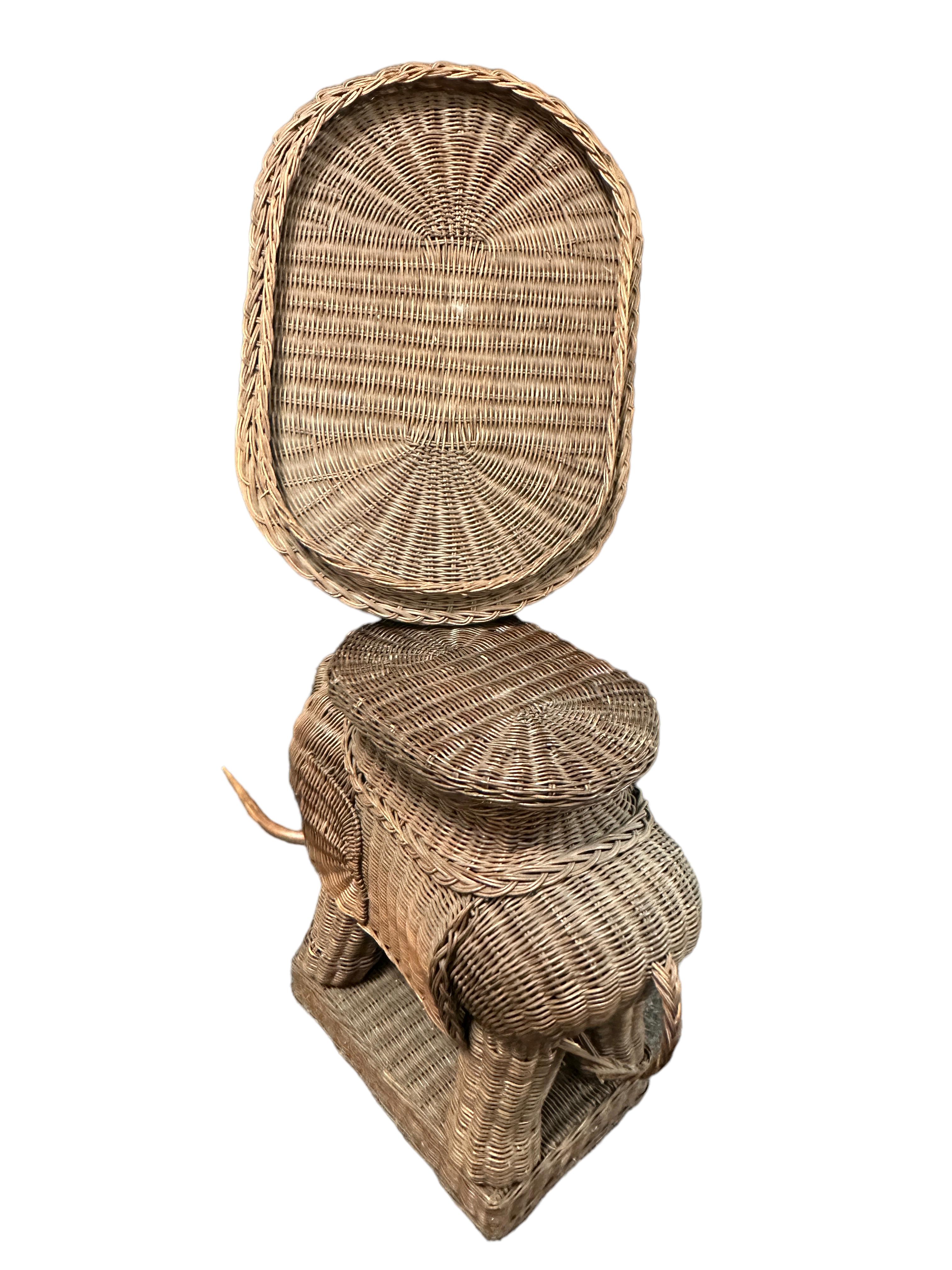 Mid-20th Century Stunning Rattan Wicker Elephant Side Table with Tray, France, 1960s For Sale