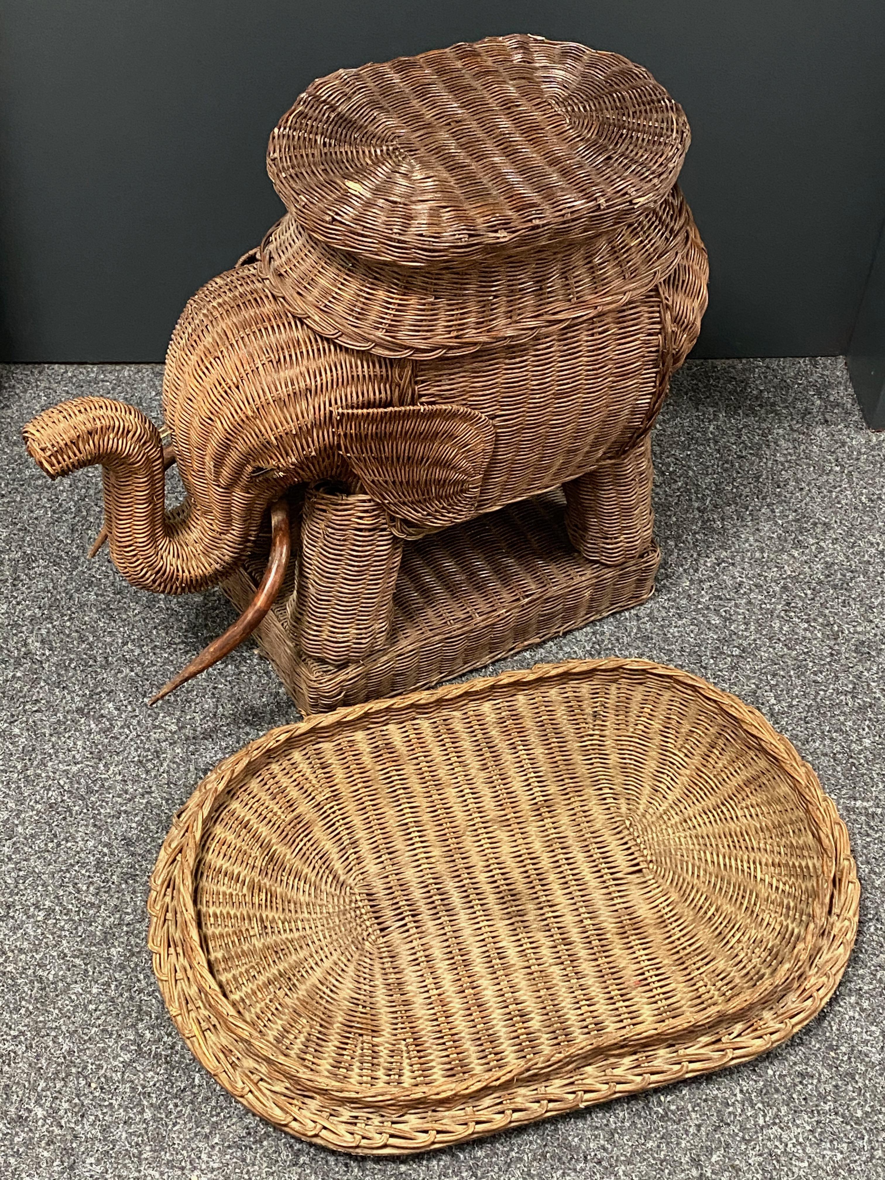 Stunning Rattan Wicker Elephant Side Table with Tray, France, 1960s In Good Condition In Nuernberg, DE