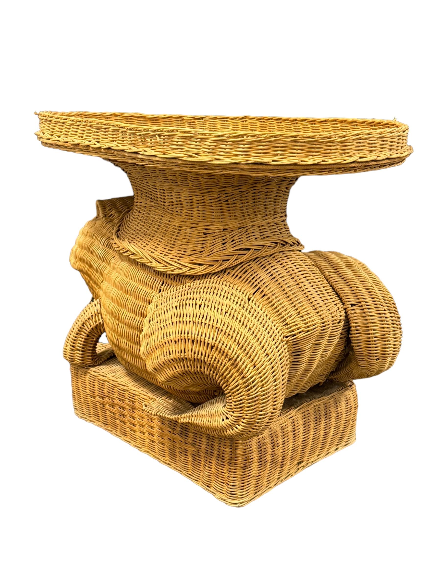 Stunning Rattan Wicker Frog Side Table with Tray, Italy, 1960s 5
