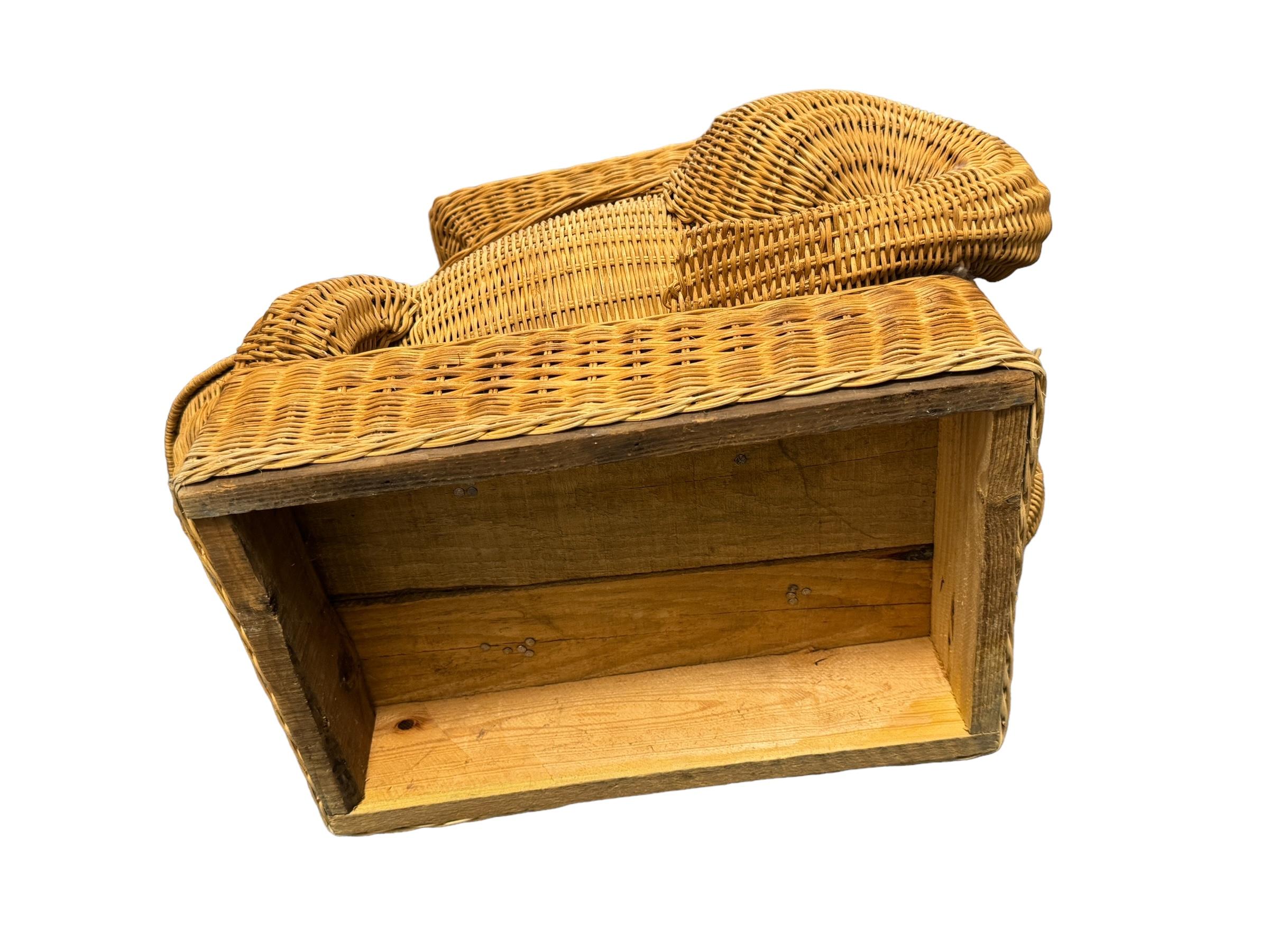 Stunning Rattan Wicker Frog Side Table with Tray, Italy, 1960s 9