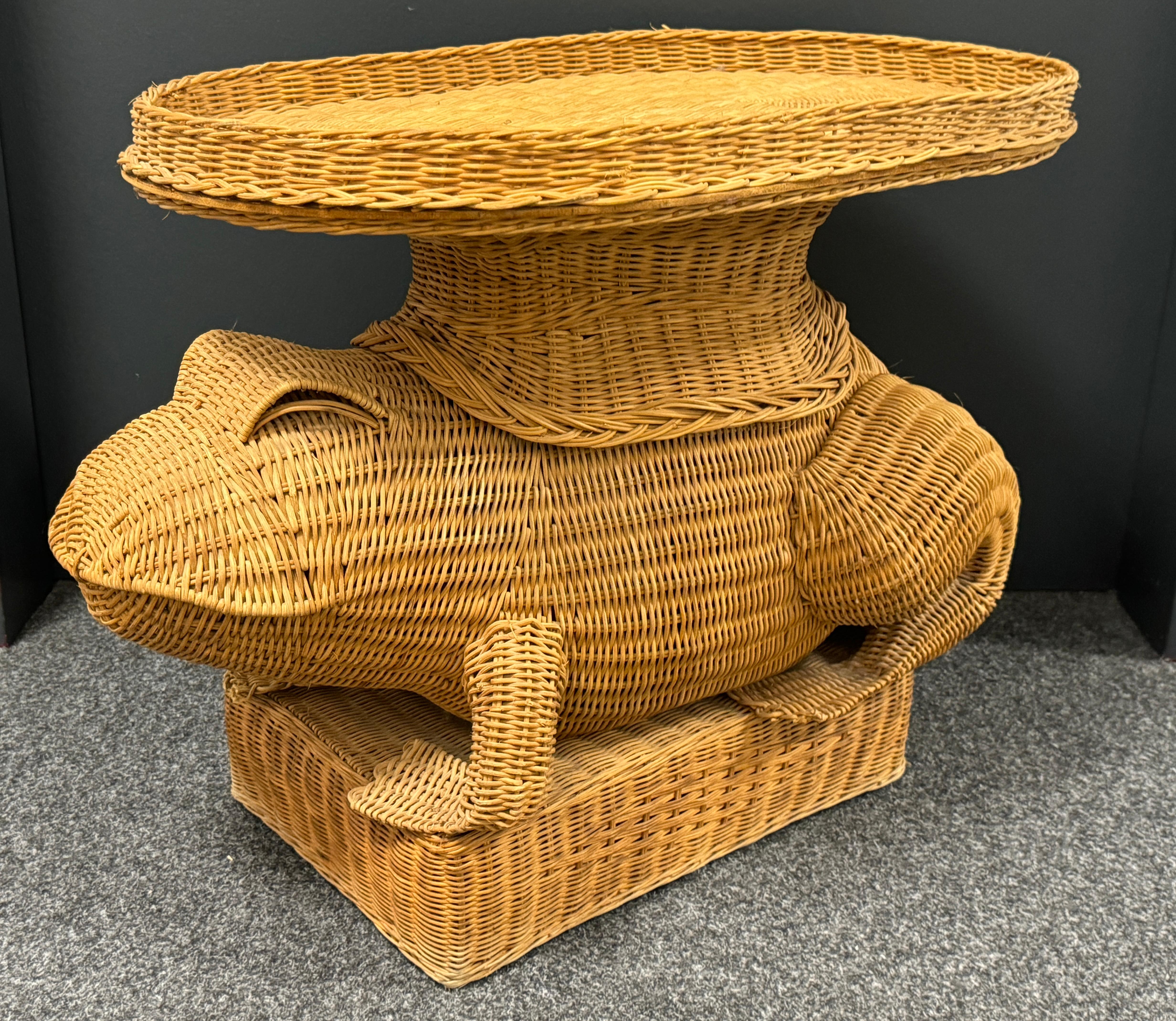 Hollywood Regency Stunning Rattan Wicker Frog Side Table with Tray, Italy, 1960s