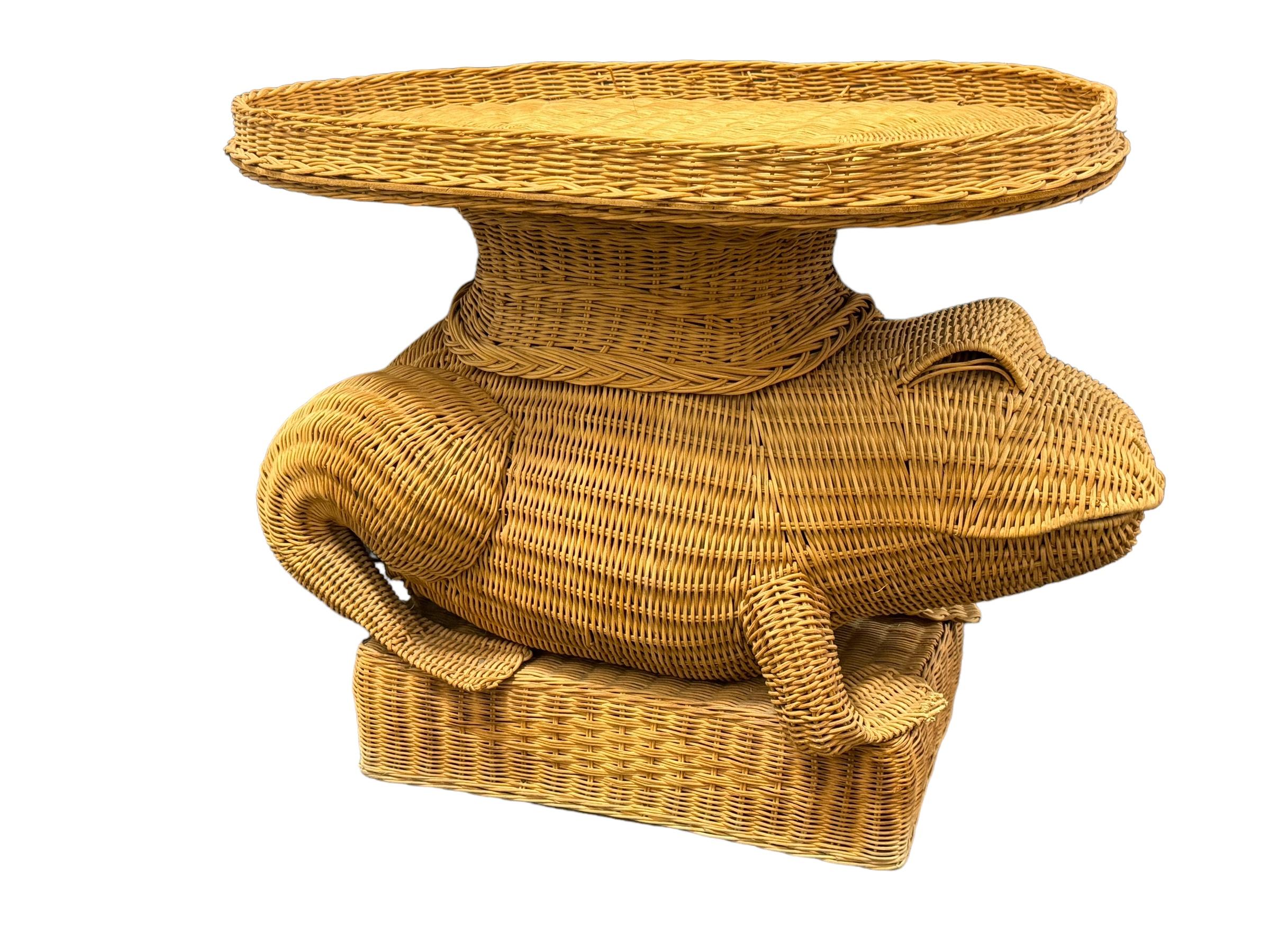 Stunning Rattan Wicker Frog Side Table with Tray, Italy, 1960s 1