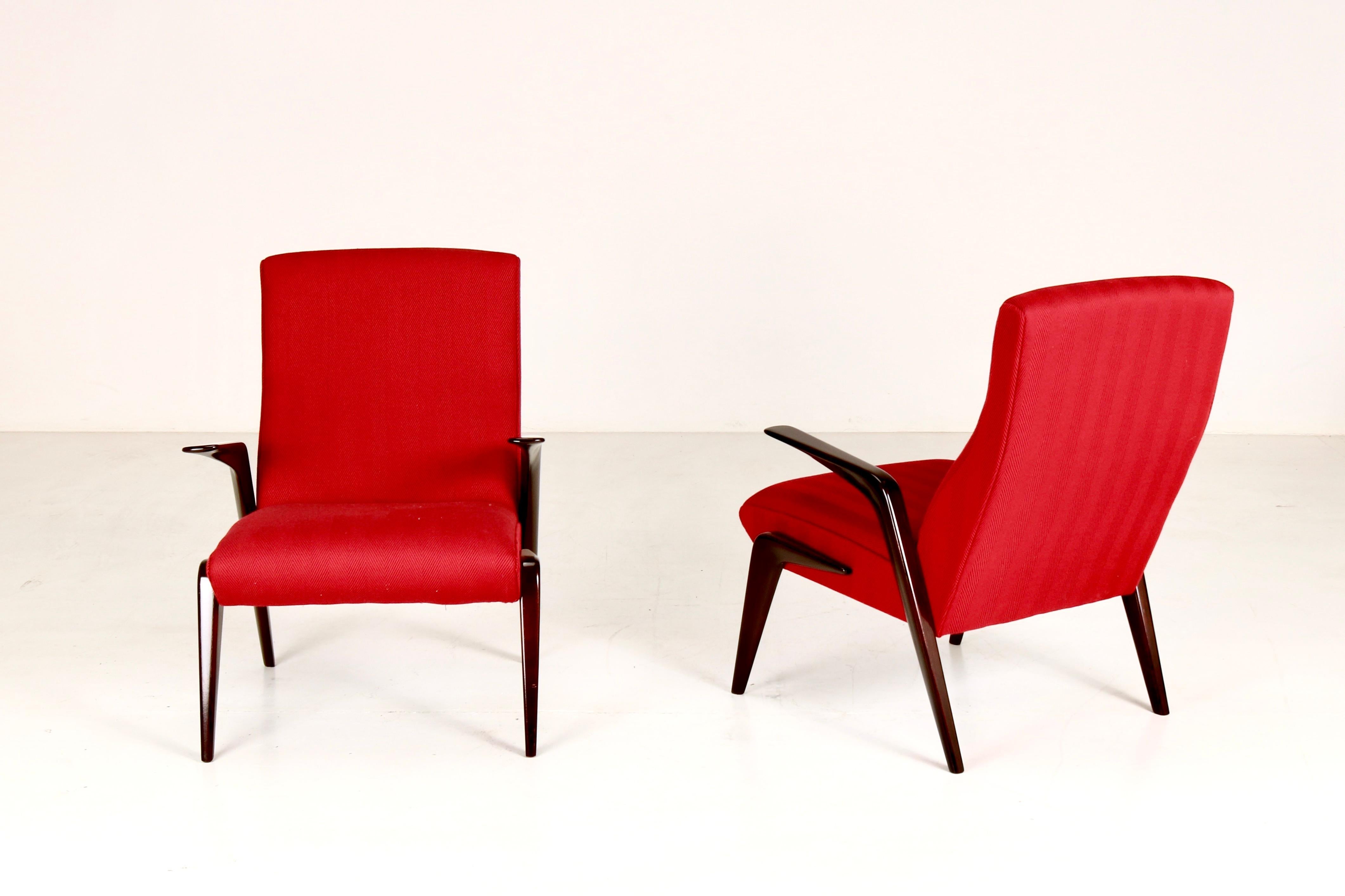 Atemberaubende rote Sessel P71 von Osvaldo Borsani – Italienisches Design aus der Mitte des Jahrhunderts, 1950er Jahre im Zustand „Gut“ im Angebot in Milan, IT