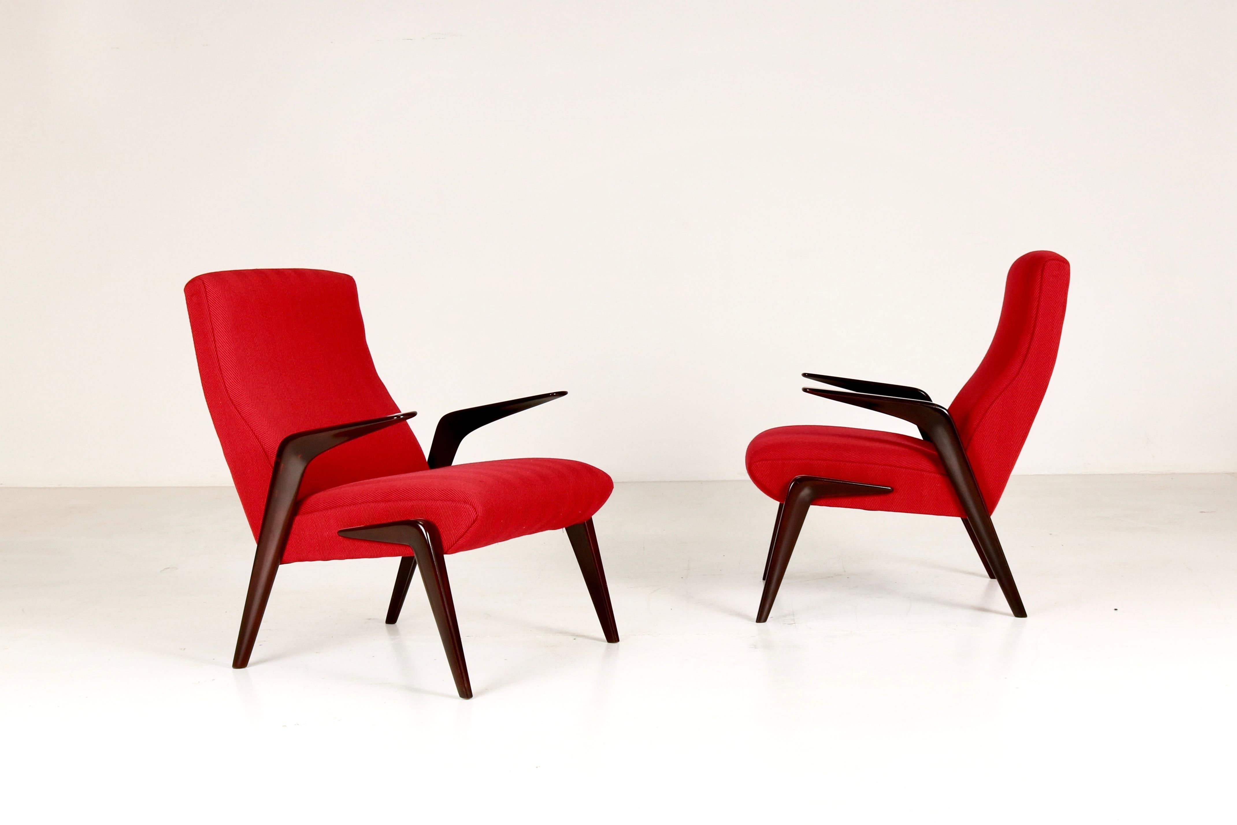 Atemberaubende rote Sessel P71 von Osvaldo Borsani – Italienisches Design aus der Mitte des Jahrhunderts, 1950er Jahre (Mitte des 20. Jahrhunderts) im Angebot