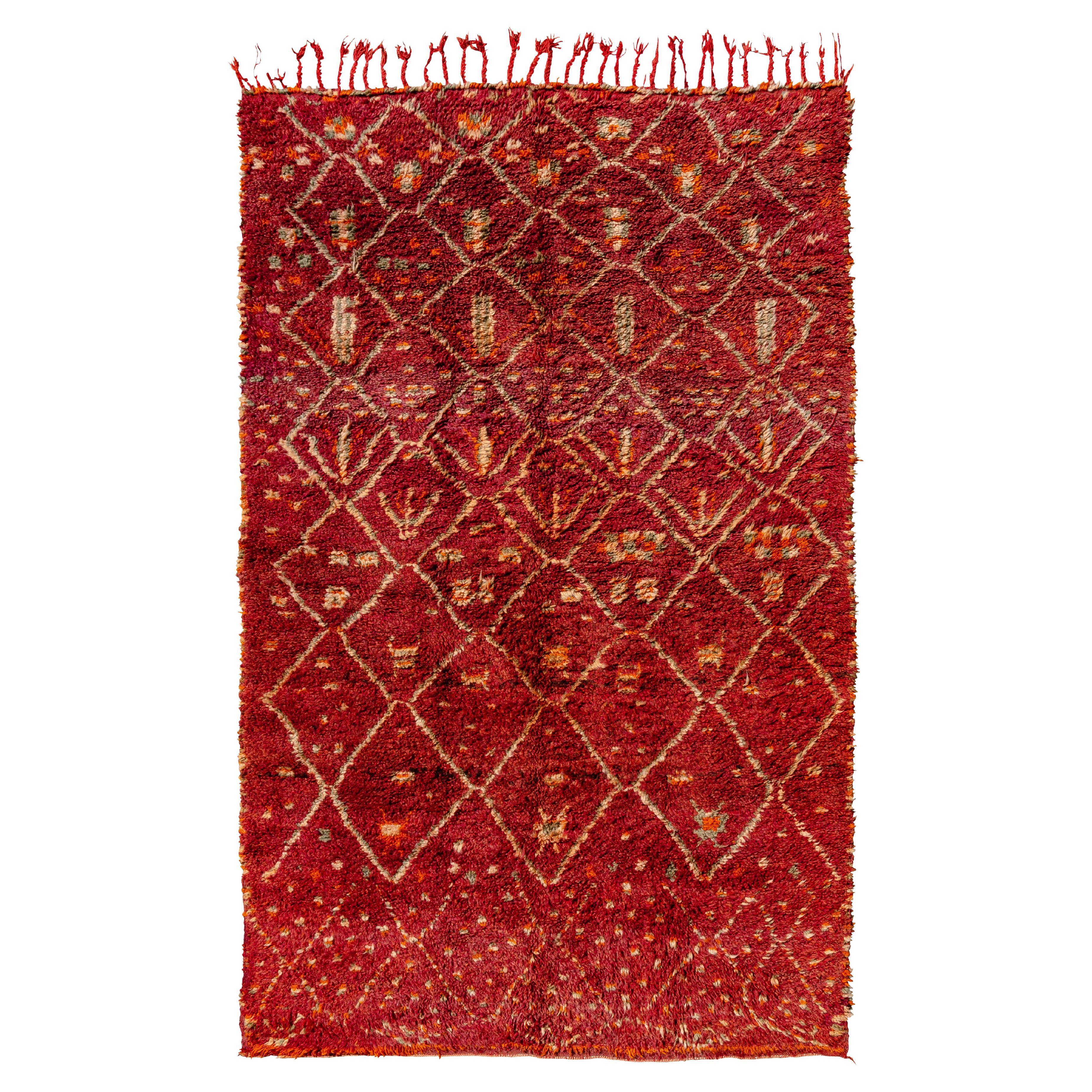 Rare Tapis Marocain Aït Sgougou Vintage Rouge Oxblood Curated By Breuckelen Berber en vente