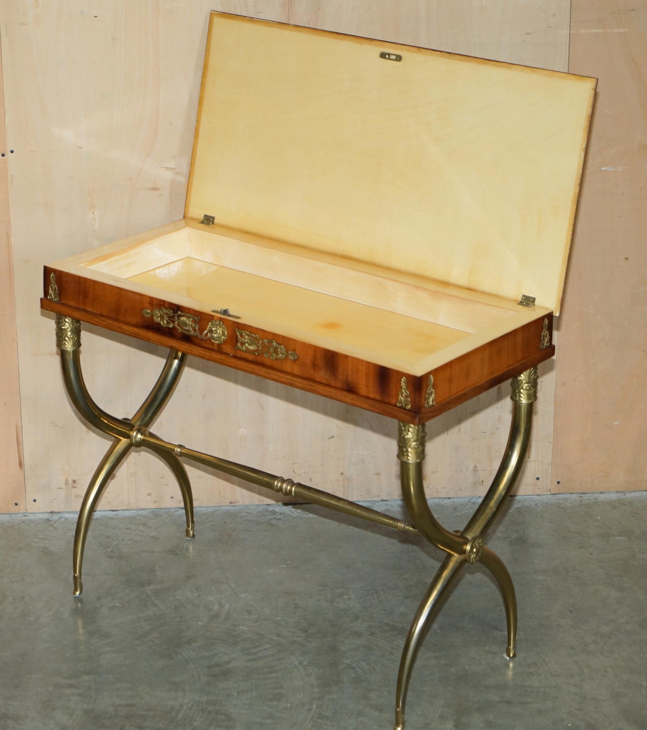 STUNNING REGENCY STYLE NEOCLASSICAL BRASS & WALNUT WRiTING TABLE DESK CIRCA 1920 For Sale 13
