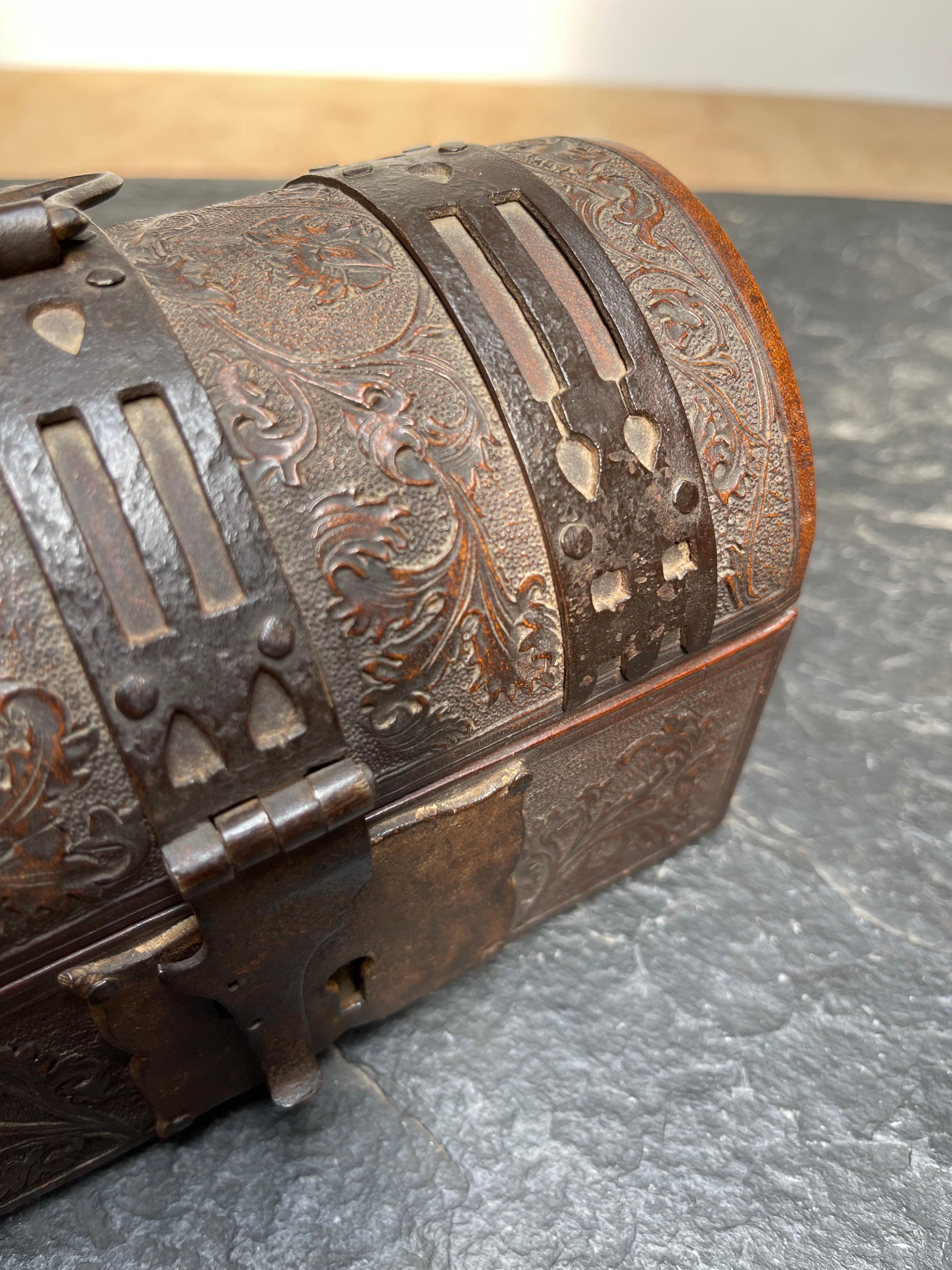 Stunning Renaissance Revival Nuptial Casket / Box, Great Patina, Lock and Key 6