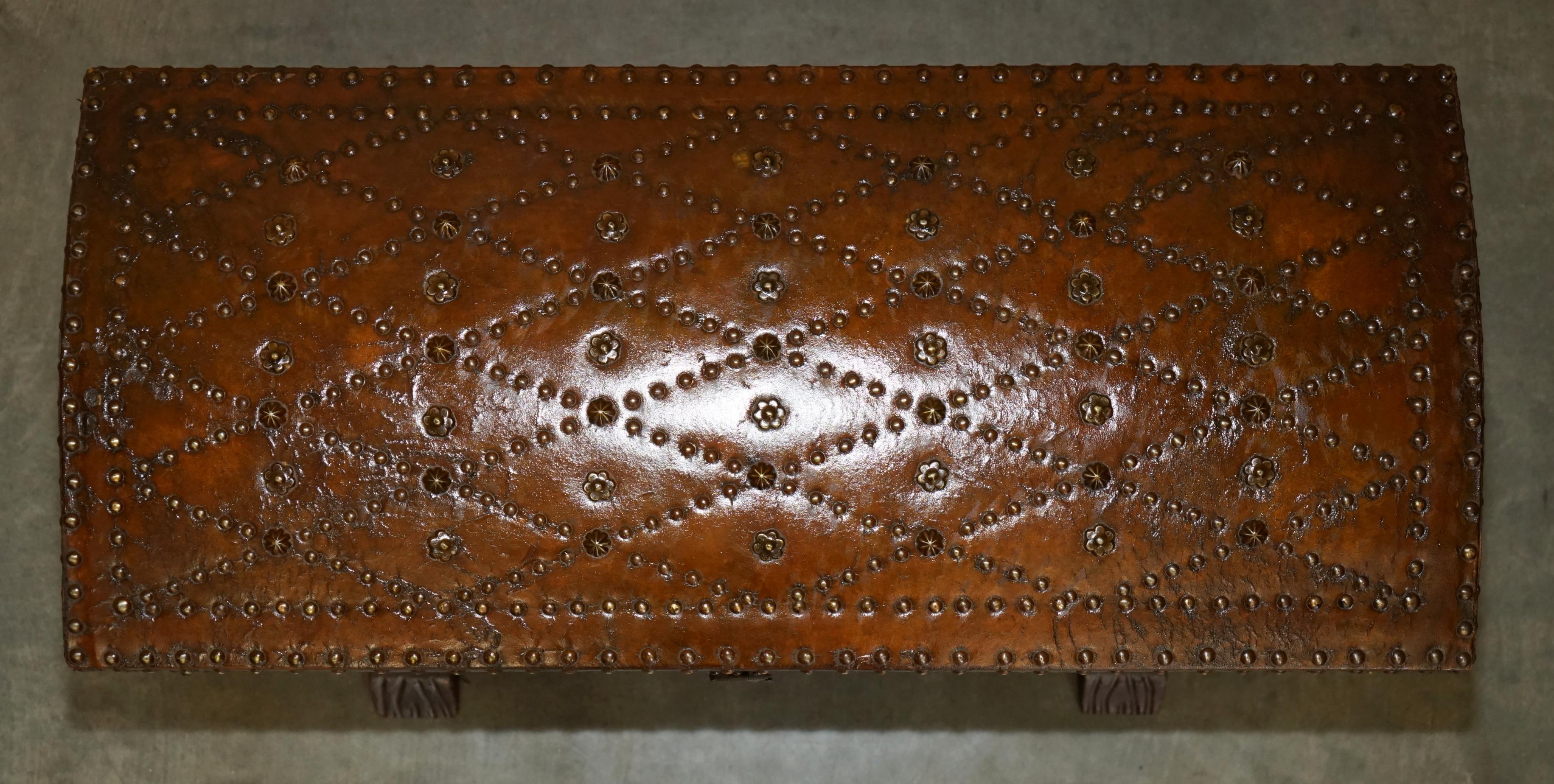 Victorian STUNNING RESTORED ANTiQUE VICTORIAN HAND STUDDED BROWN LEATHER STEAMER TRUNK For Sale