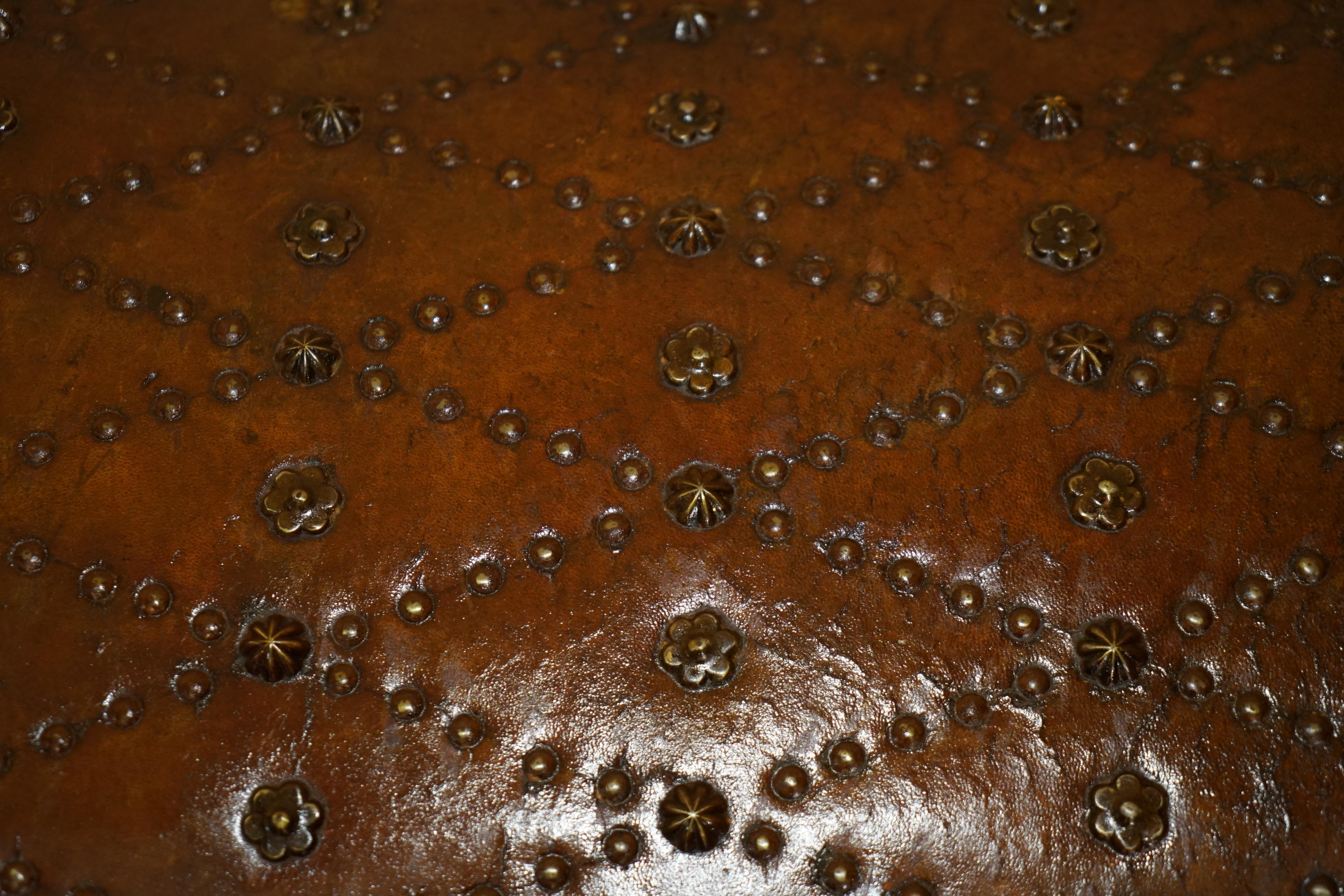 Mid-19th Century STUNNING RESTORED ANTiQUE VICTORIAN HAND STUDDED BROWN LEATHER STEAMER TRUNK For Sale