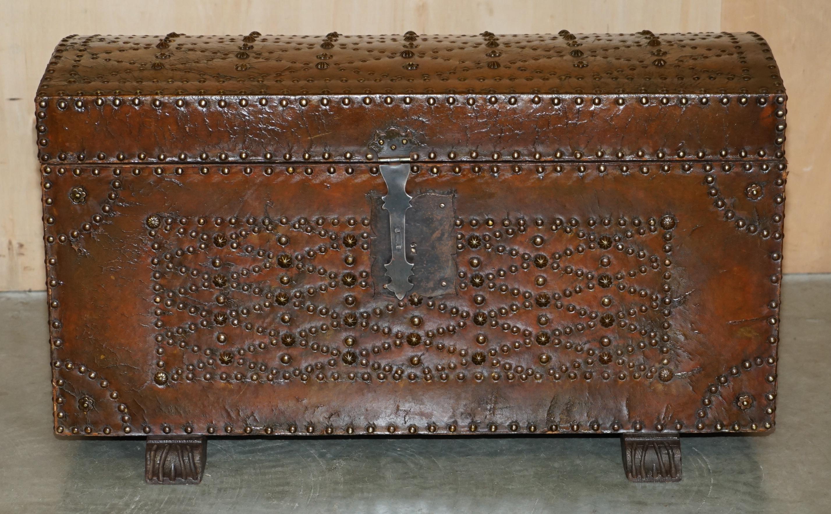 STUNNING RESTORED ANTiQUE VICTORIAN HAND STUDDED BROWN LEATHER STEAMER TRUNK For Sale 1