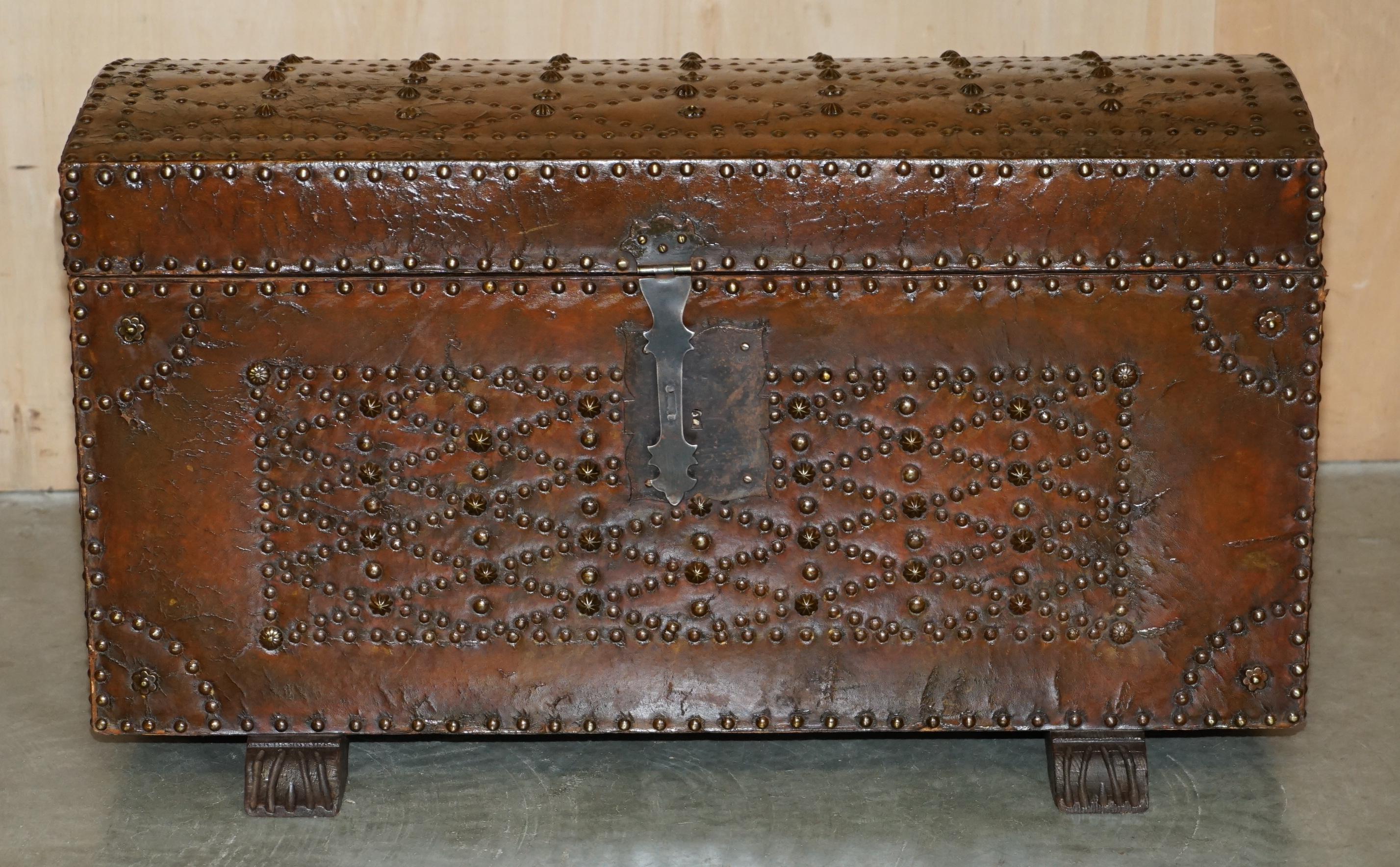 Brass STUNNING RESTORED ANTiQUE VICTORIAN HAND STUDDED BROWN LEATHER STEAMER TRUNK For Sale