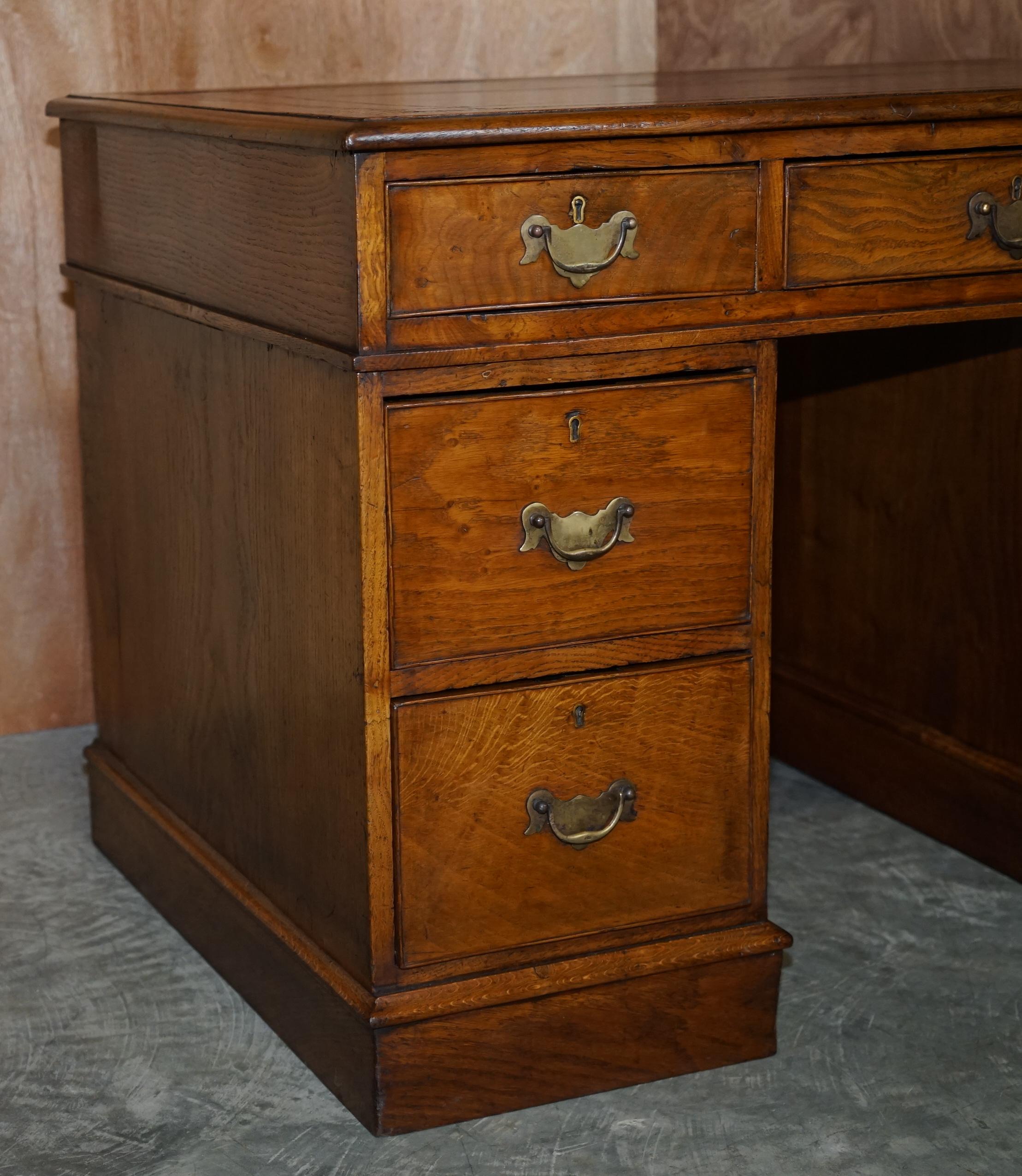 Stunning Restored circa 1800 Georgian Oak & Brown Leather Partners Pedestal Desk For Sale 5
