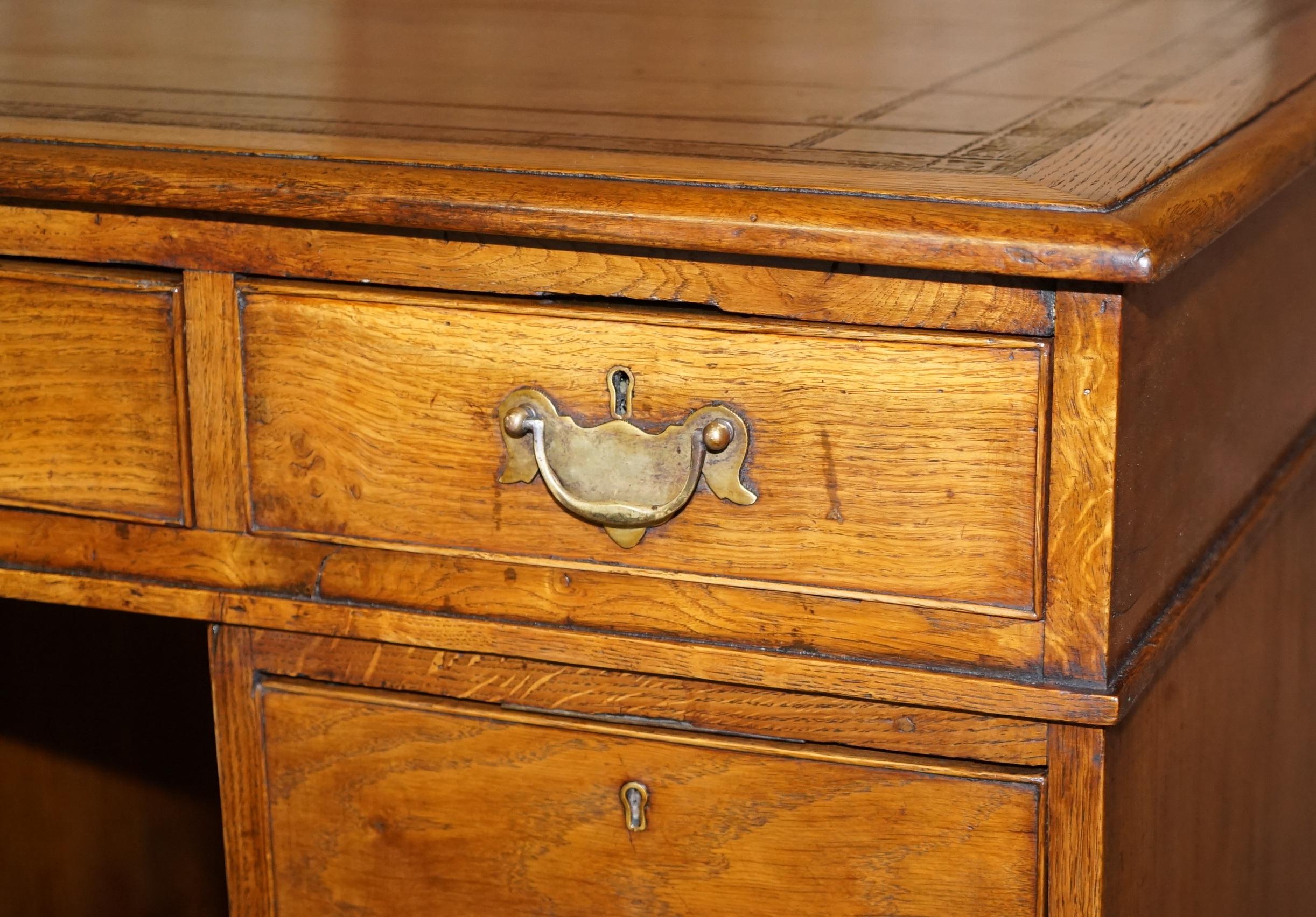 Stunning Restored circa 1800 Georgian Oak & Brown Leather Partners Pedestal Desk For Sale 6