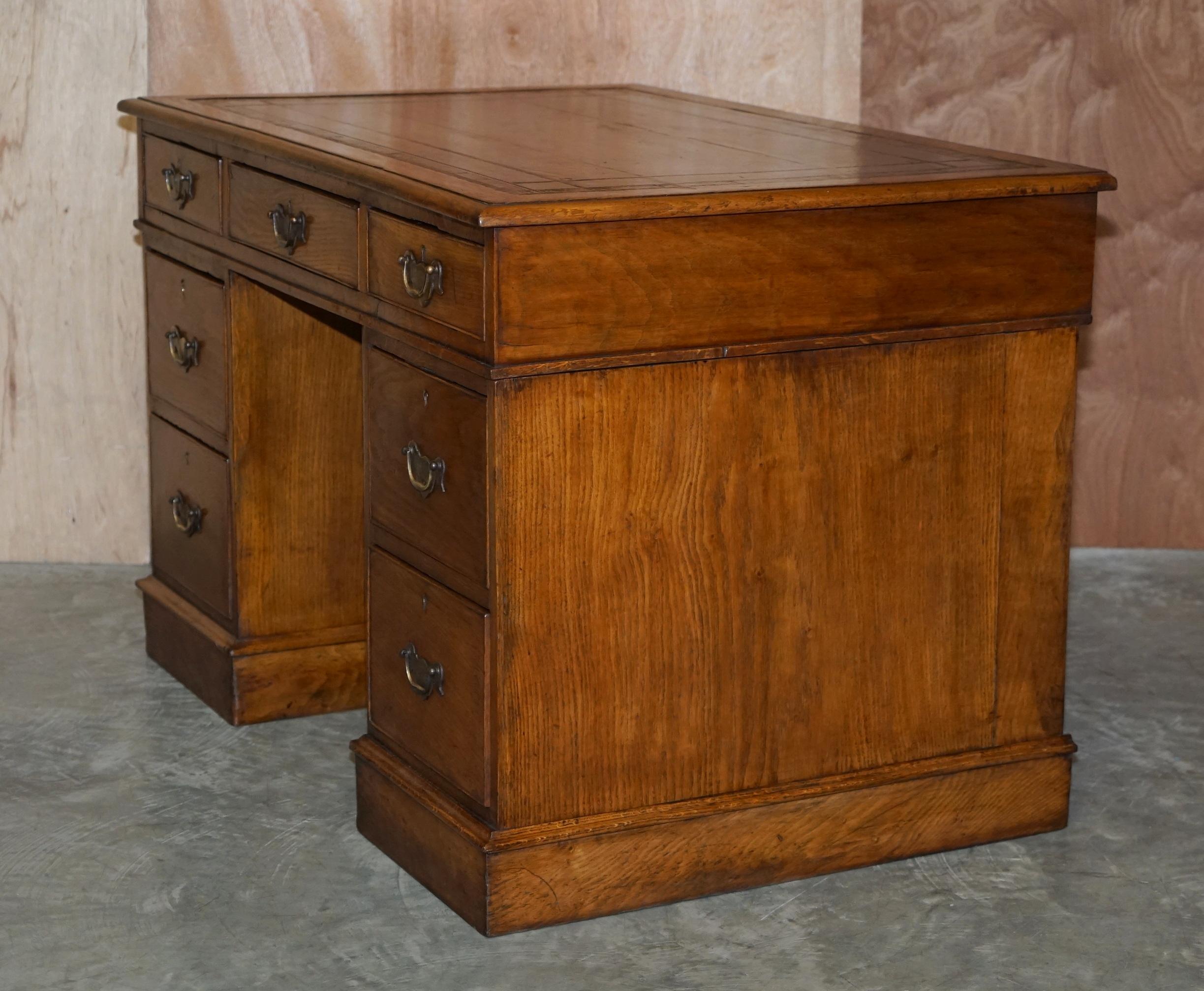 Stunning Restored circa 1800 Georgian Oak & Brown Leather Partners Pedestal Desk For Sale 7