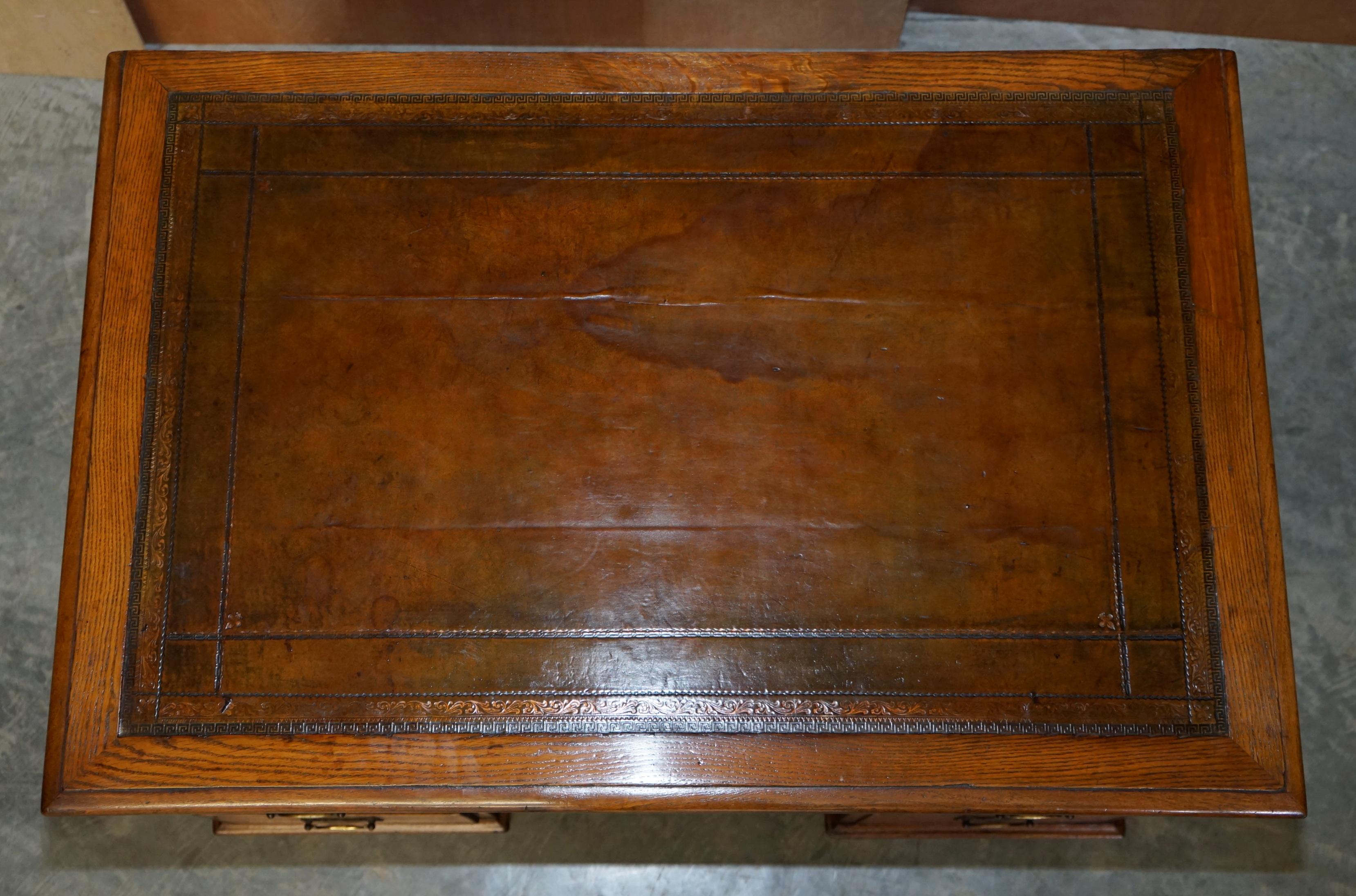 Stunning Restored circa 1800 Georgian Oak & Brown Leather Partners Pedestal Desk For Sale 1