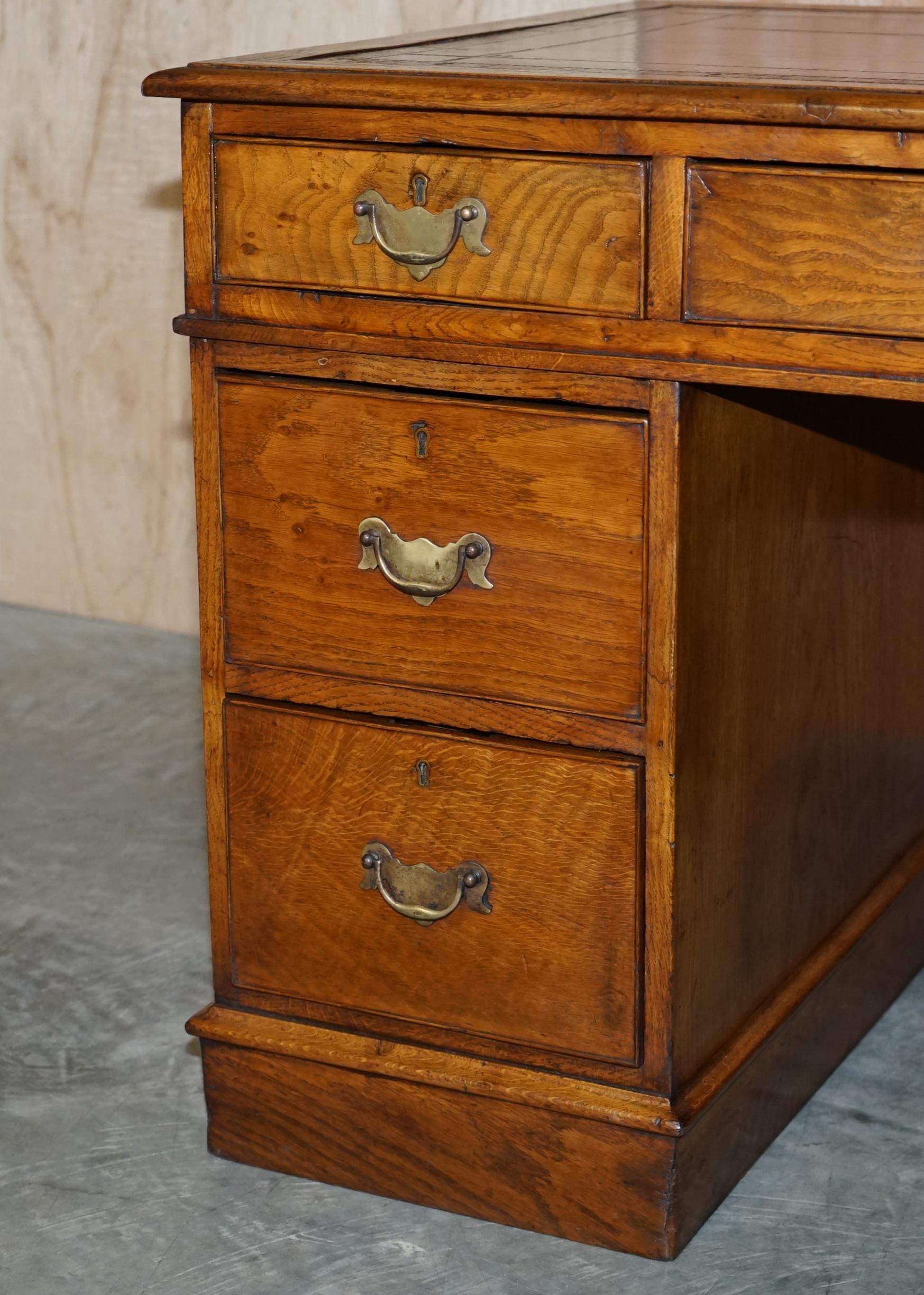Stunning Restored circa 1800 Georgian Oak & Brown Leather Partners Pedestal Desk For Sale 4