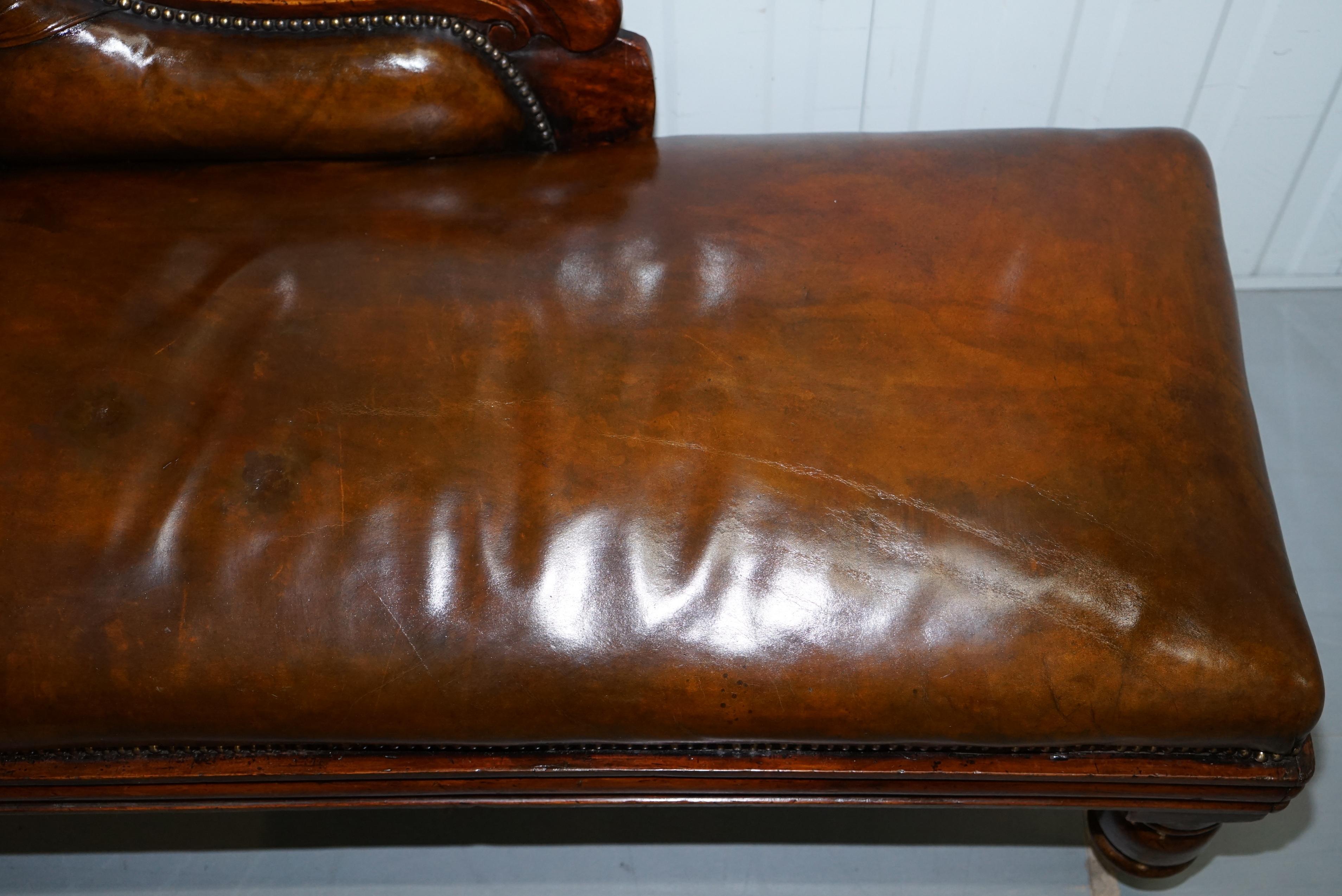 Stunning Restored Victorian Chesterfield Aged Brown Leather Chaise Longue Daybed 6