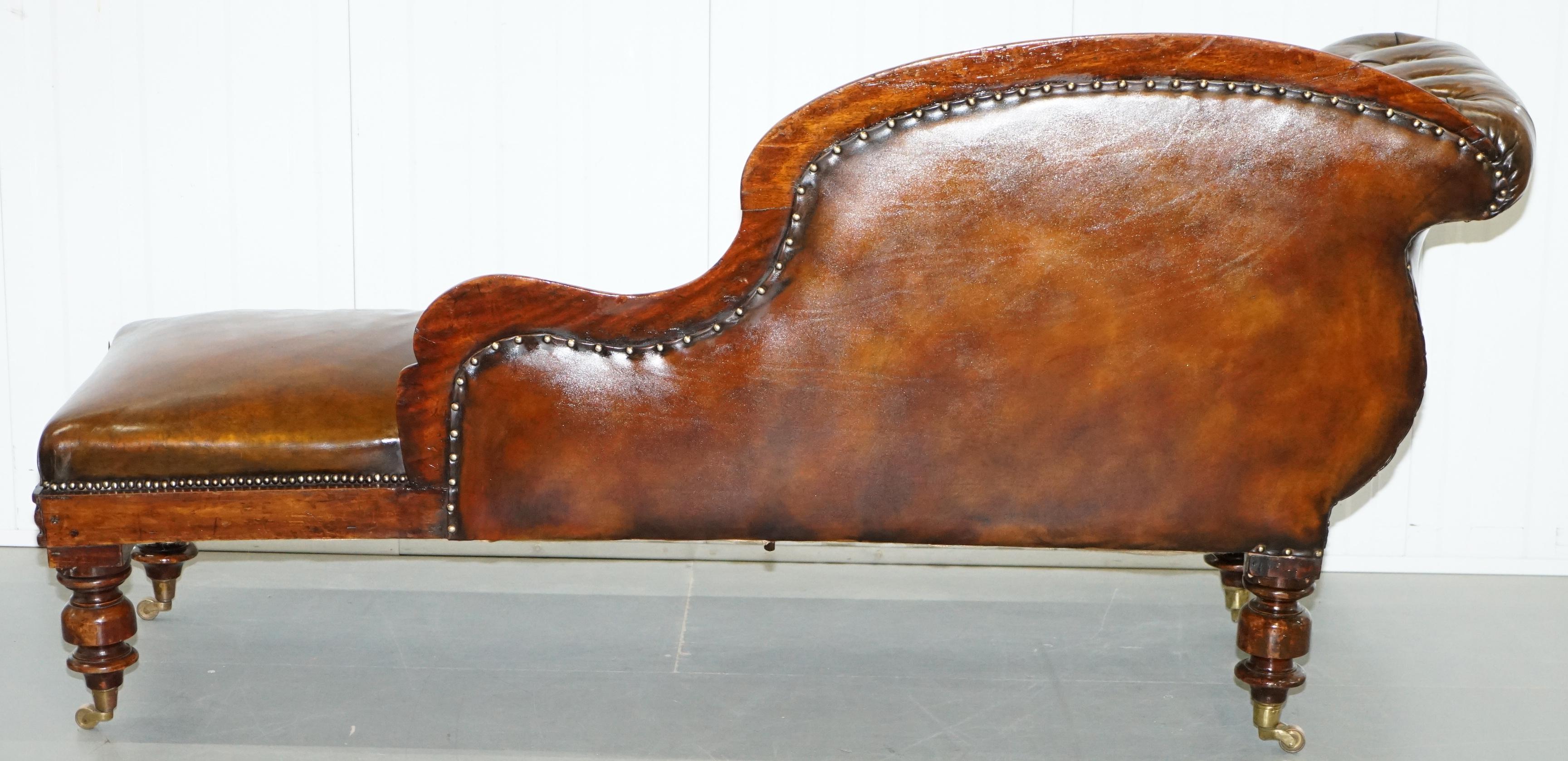 Stunning Restored Victorian Chesterfield Aged Brown Leather Chaise Longue Daybed 8