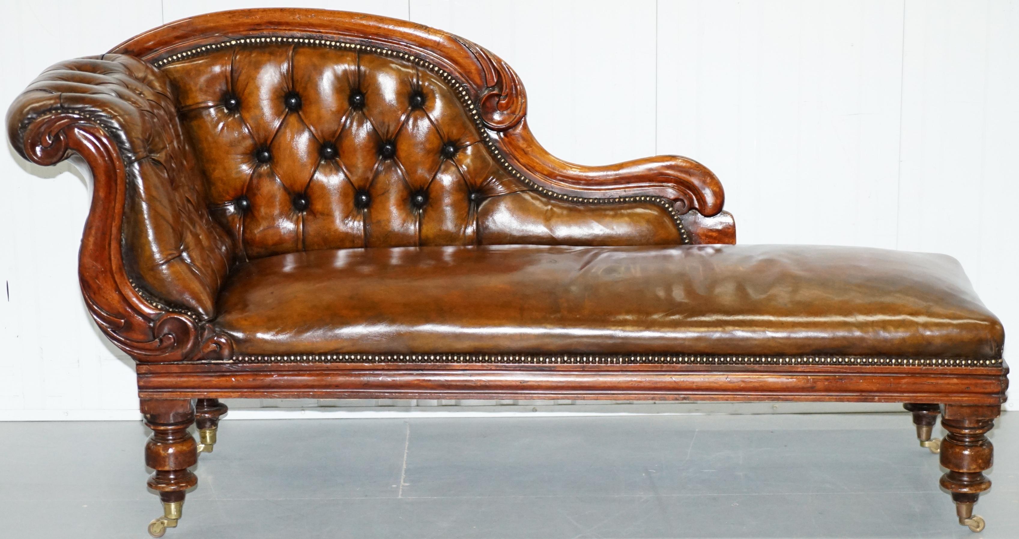 We are delighted to offer for sale this lovely fully restored Victorian hand dyed cigar brown leather Chesterfield chaise longue daybed

A very good looking well made and exceptionally comfortable piece. This chaise has been fully restored to