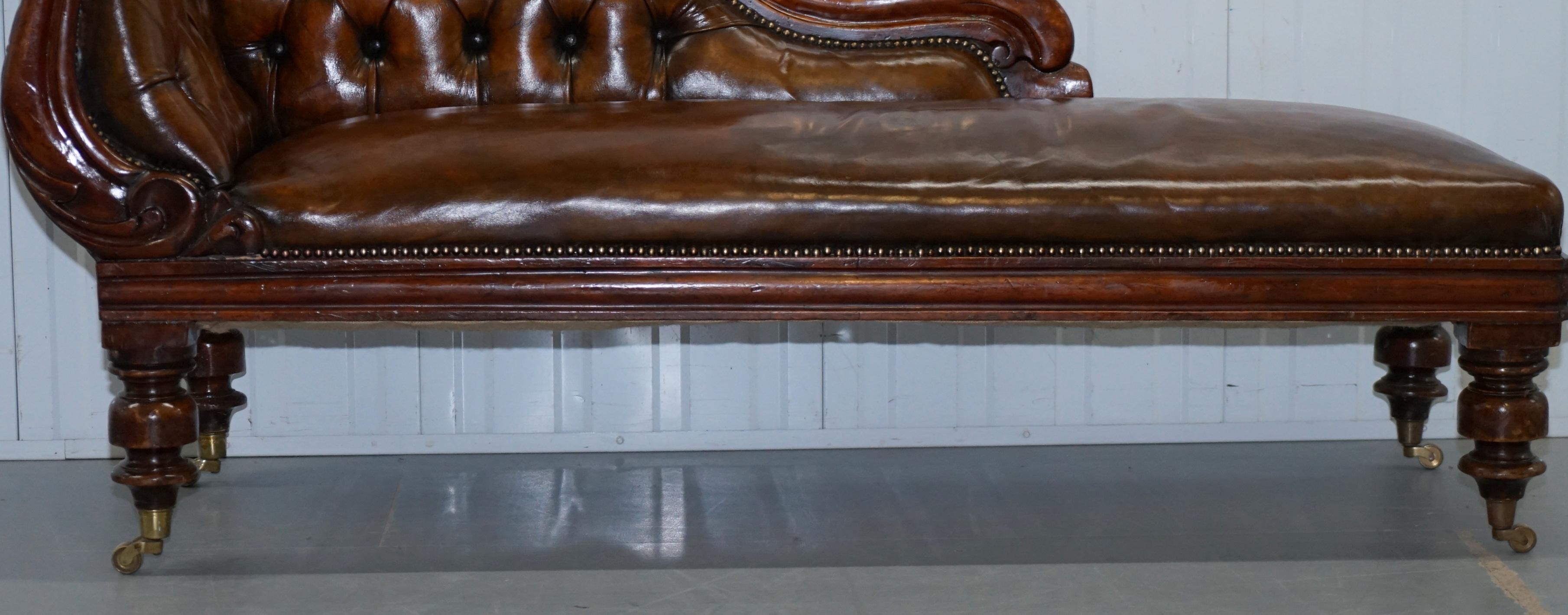 Stunning Restored Victorian Chesterfield Aged Brown Leather Chaise Longue Daybed 1