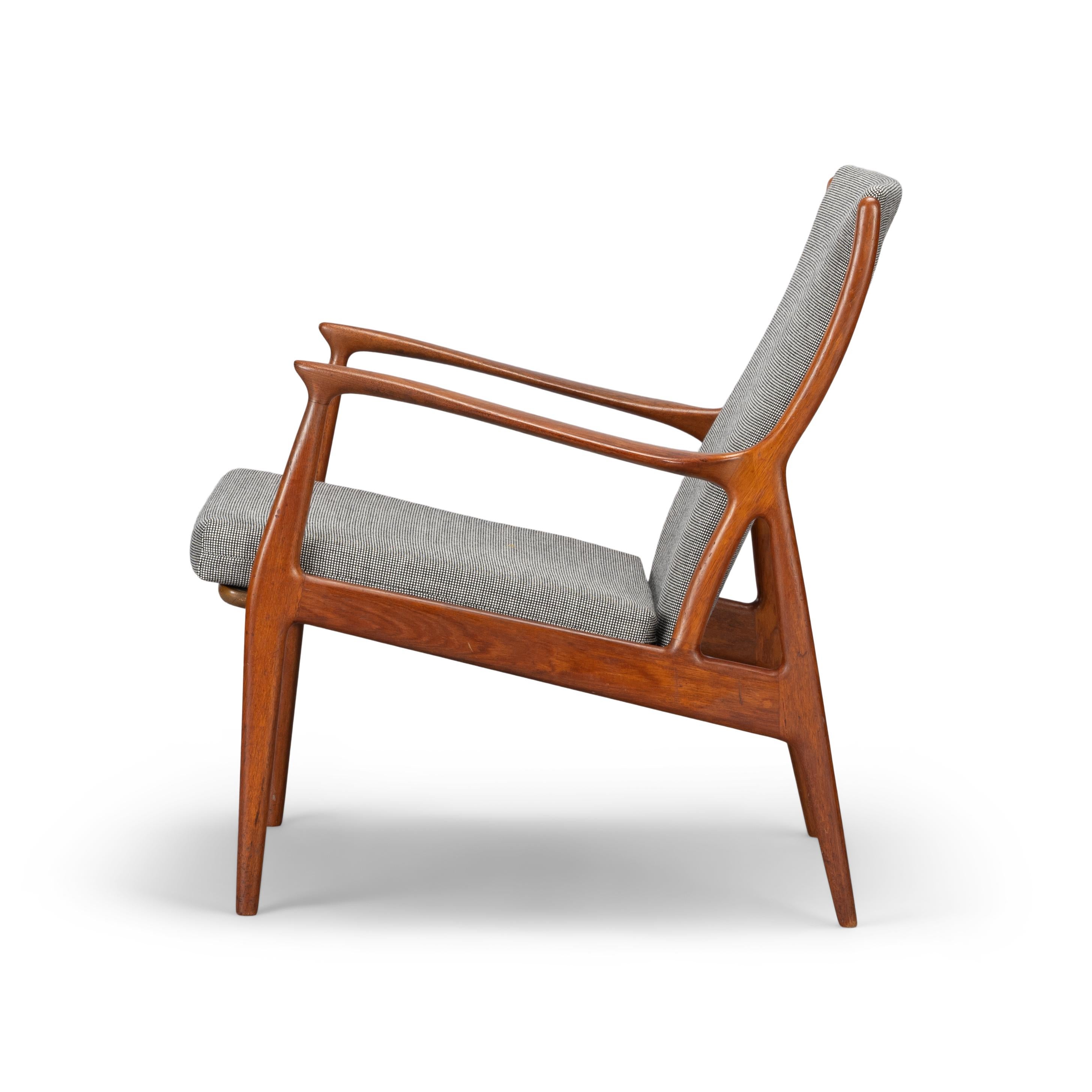 Stunning Reupholstered Teak Lounge Chair by Erik Andersen and Palle Pedersen In Good Condition In Elshout, NL