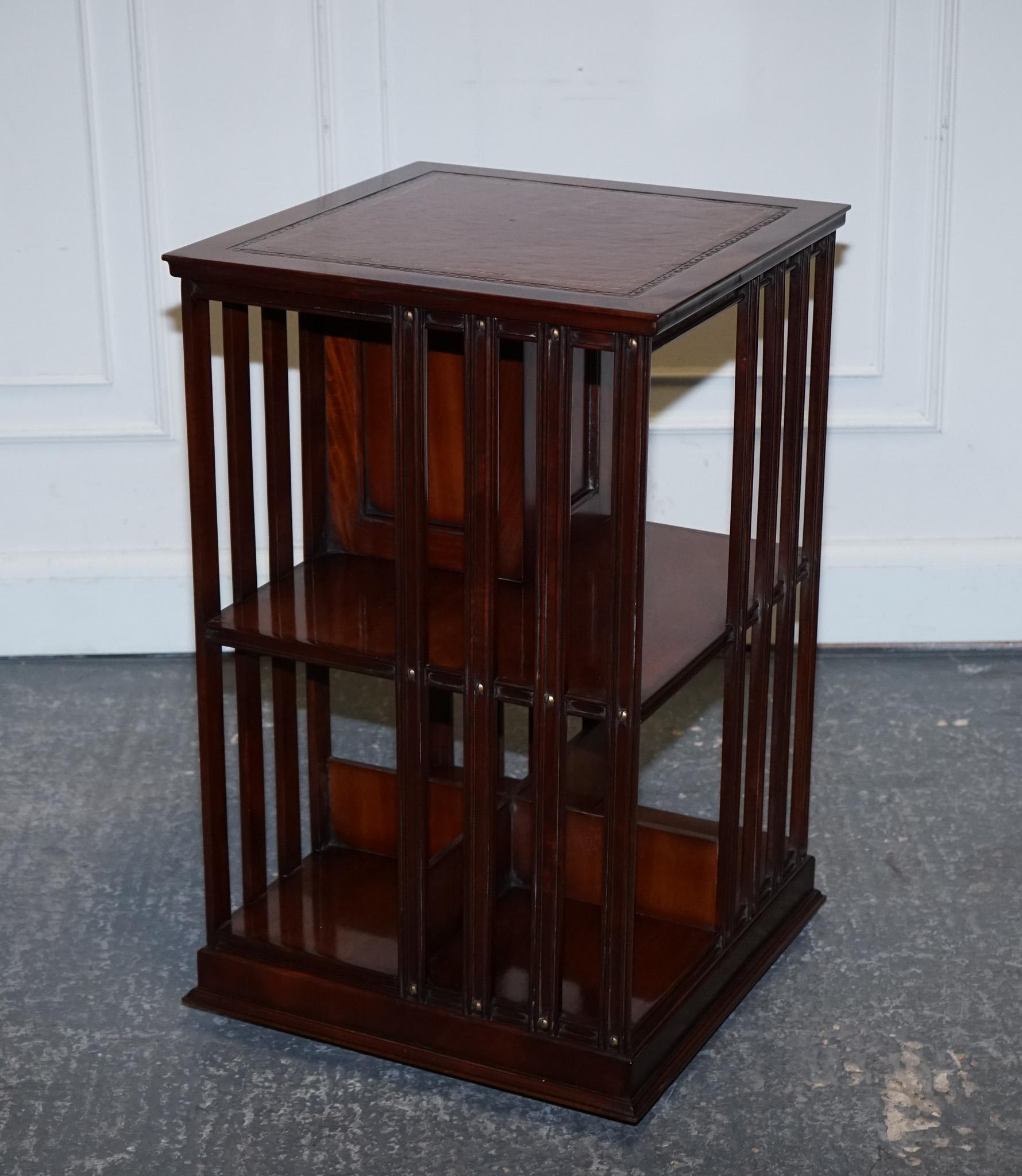 Fatto a mano STUPENDO TAVOLO DA LIBRERIA RIVIVALE INLAID con piano in pelle marrone invecchiata in vendita