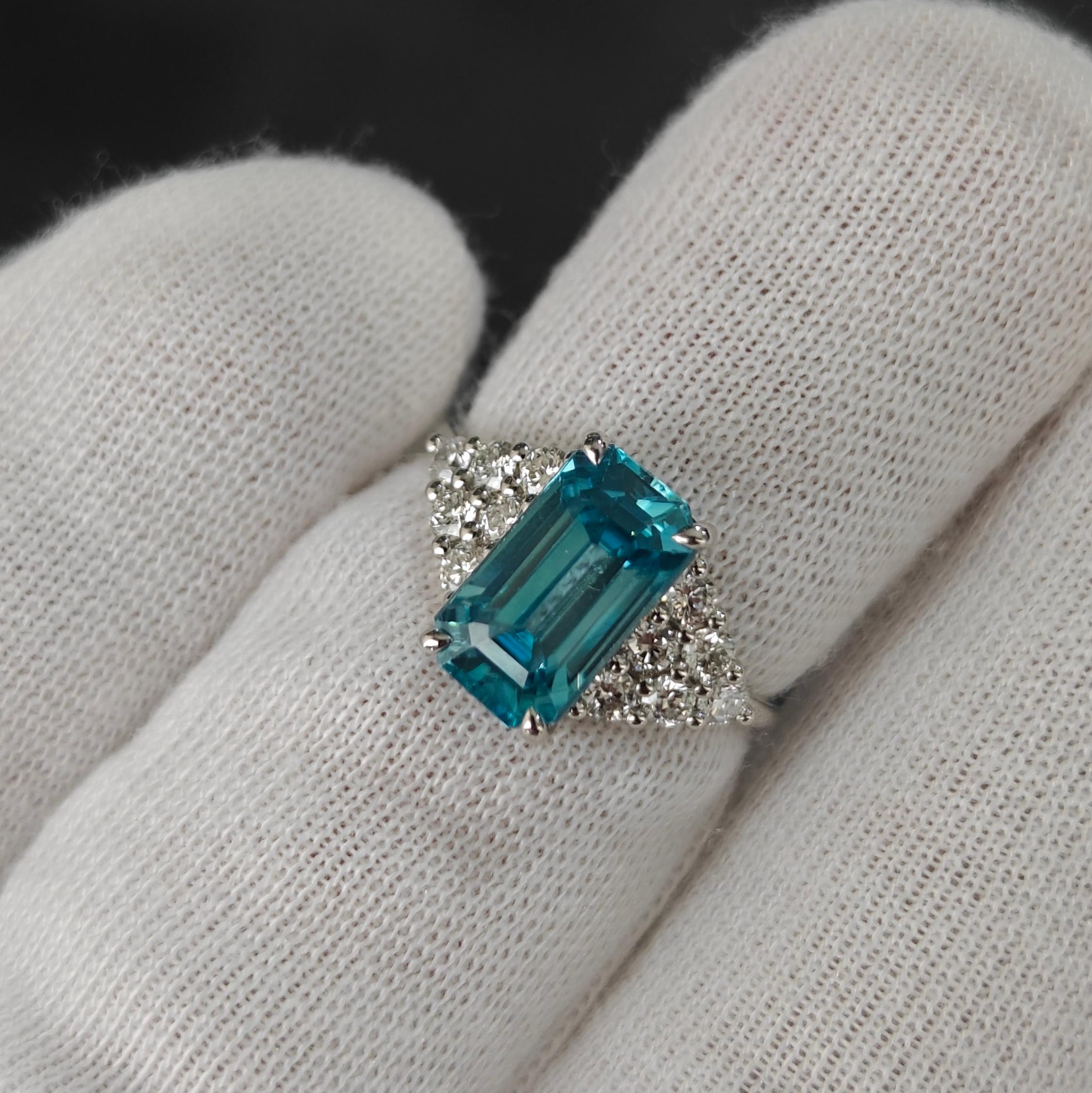 Stunning Rich Blue Natural Zircon Platinum 950 Ring with Natural Diamonds For Sale 7