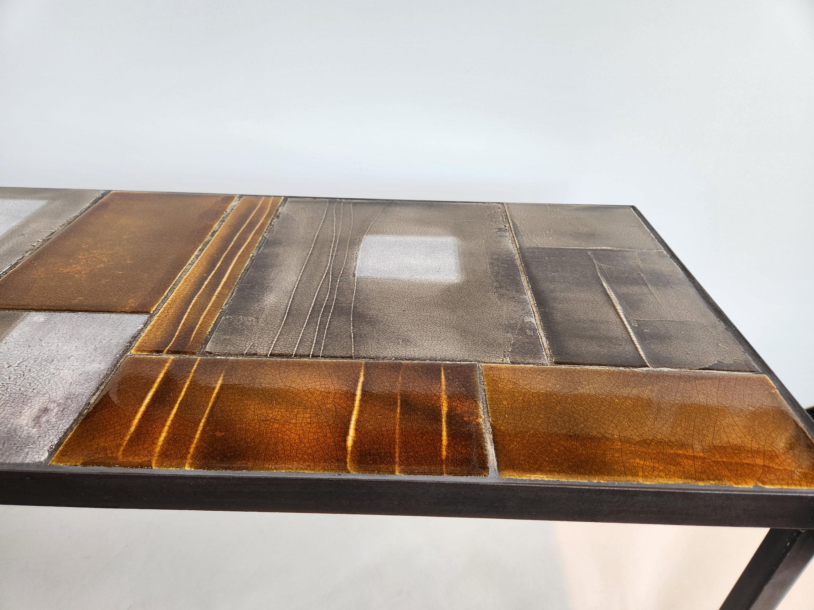 Superbe table basse en céramique avec carreaux de lave et cadre en métal, Roger Capron, 1970 en vente 1