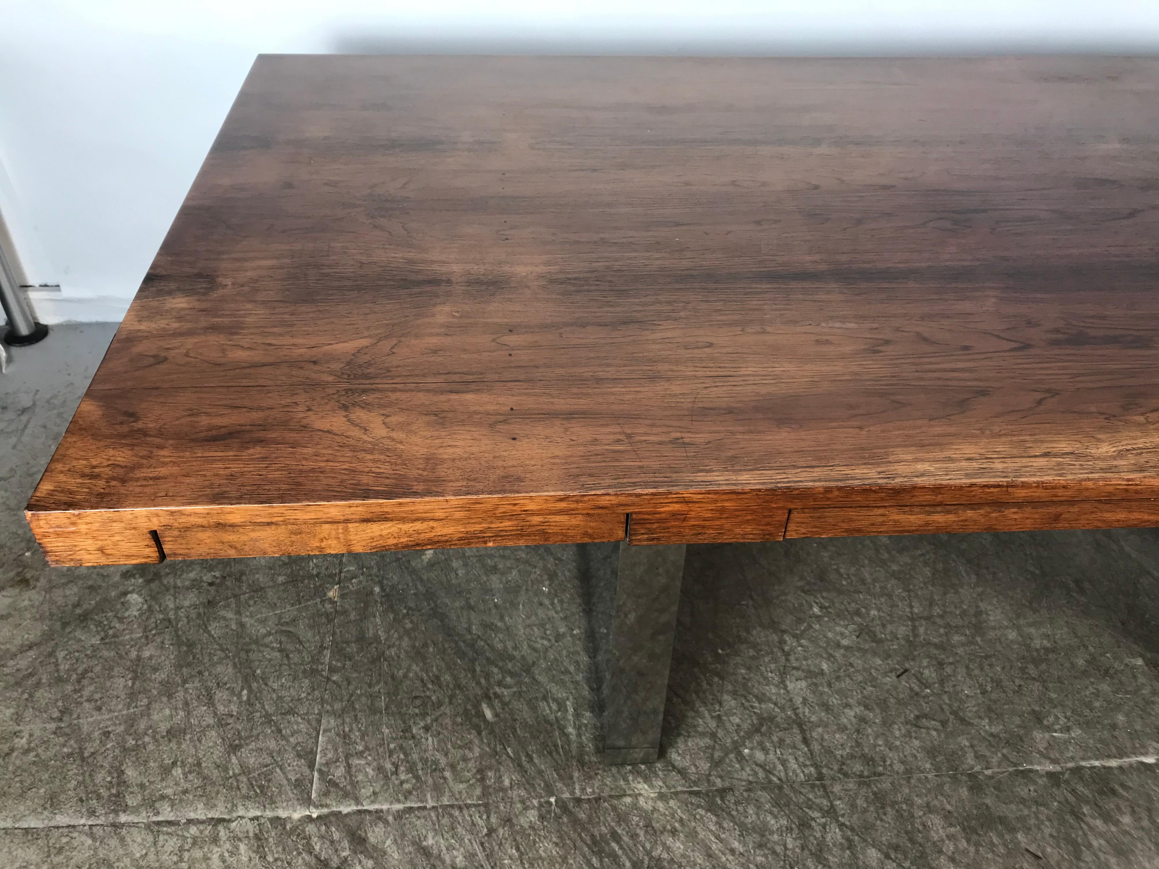 Stunning Rosewood Executive Desk by Roger Sprunger for Dunbar In Good Condition In Buffalo, NY