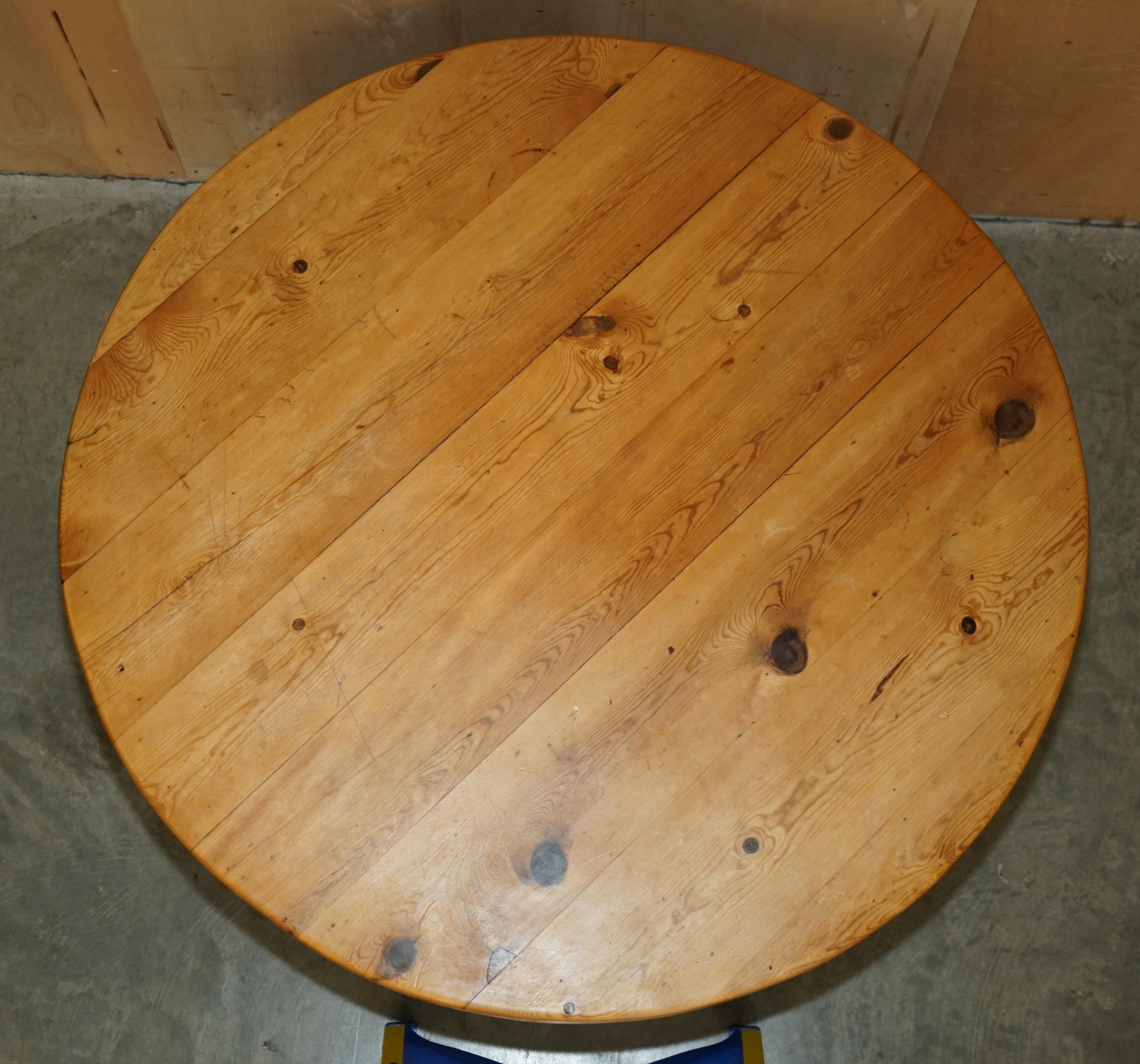 Pine STUNNING ROUND CIRCA 1940's PITCH PINE DINING TABLE WITH THICK PEDESTAL BASE For Sale