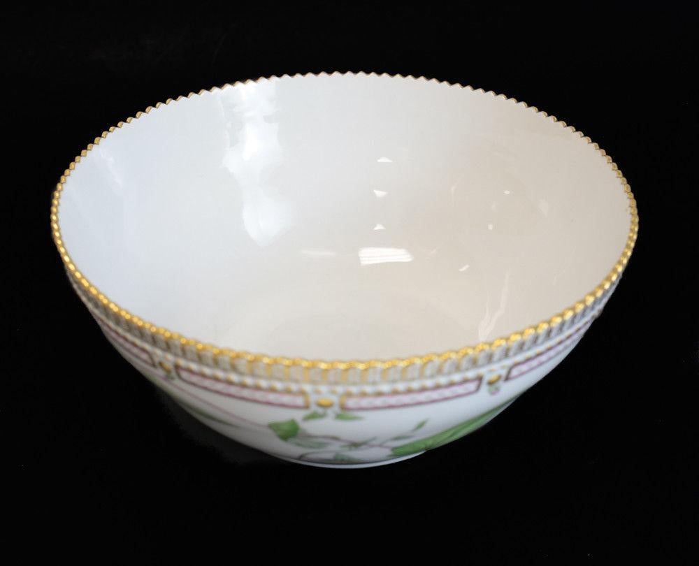 European Stunning Royal Copenhagen Porcelain Centrepiece Bowl in Flora Danica 20/3555 For Sale