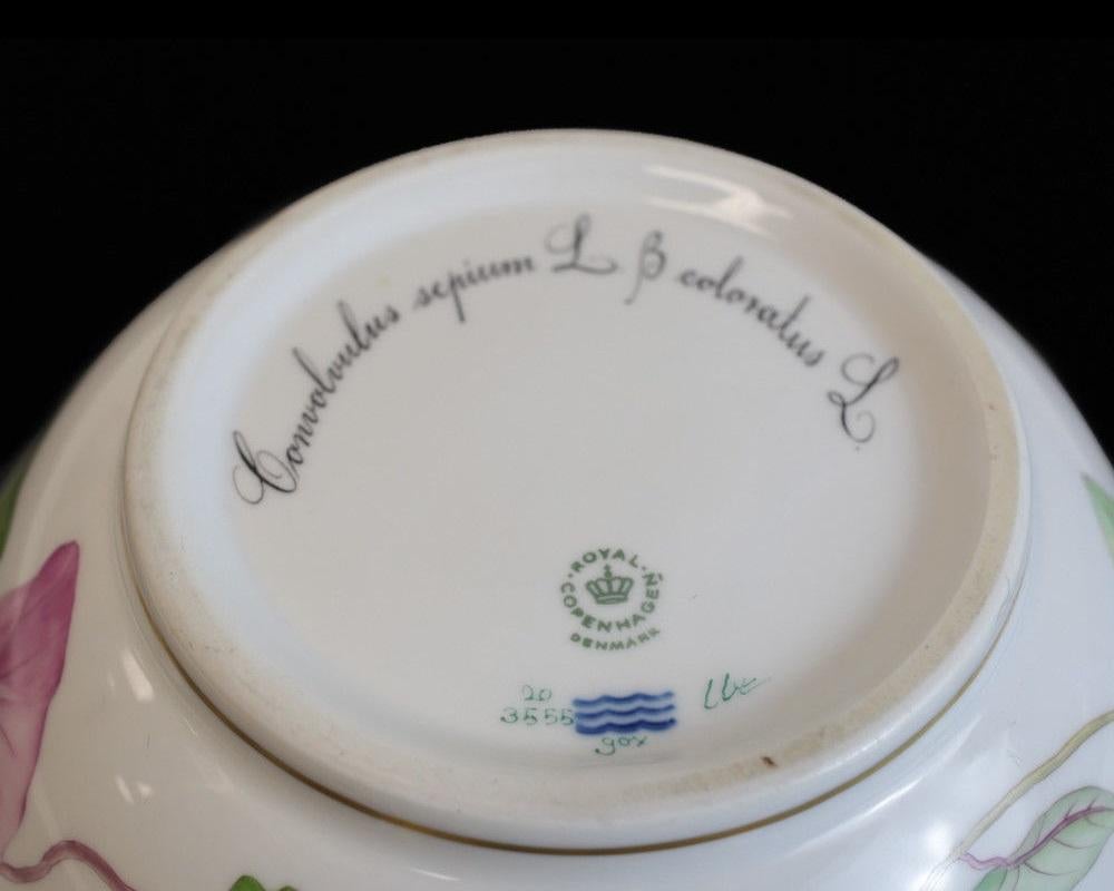 Late 20th Century Stunning Royal Copenhagen Porcelain Centrepiece Bowl in Flora Danica 20/3555 For Sale