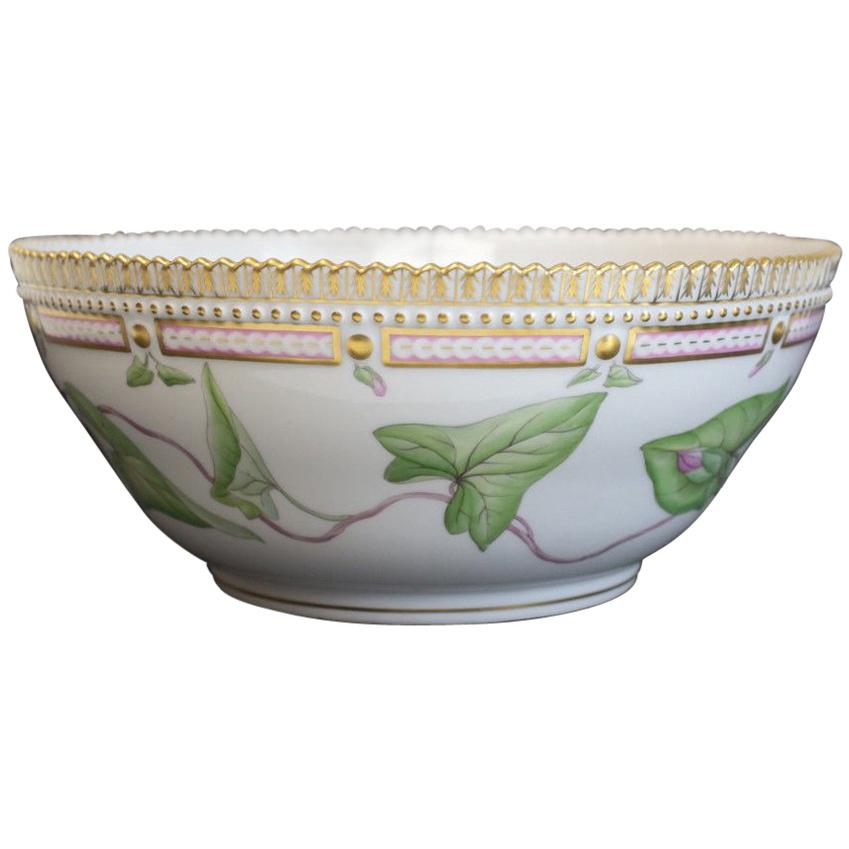 Stunning Royal Copenhagen Porcelain Centrepiece Bowl in Flora Danica 20/3555 For Sale