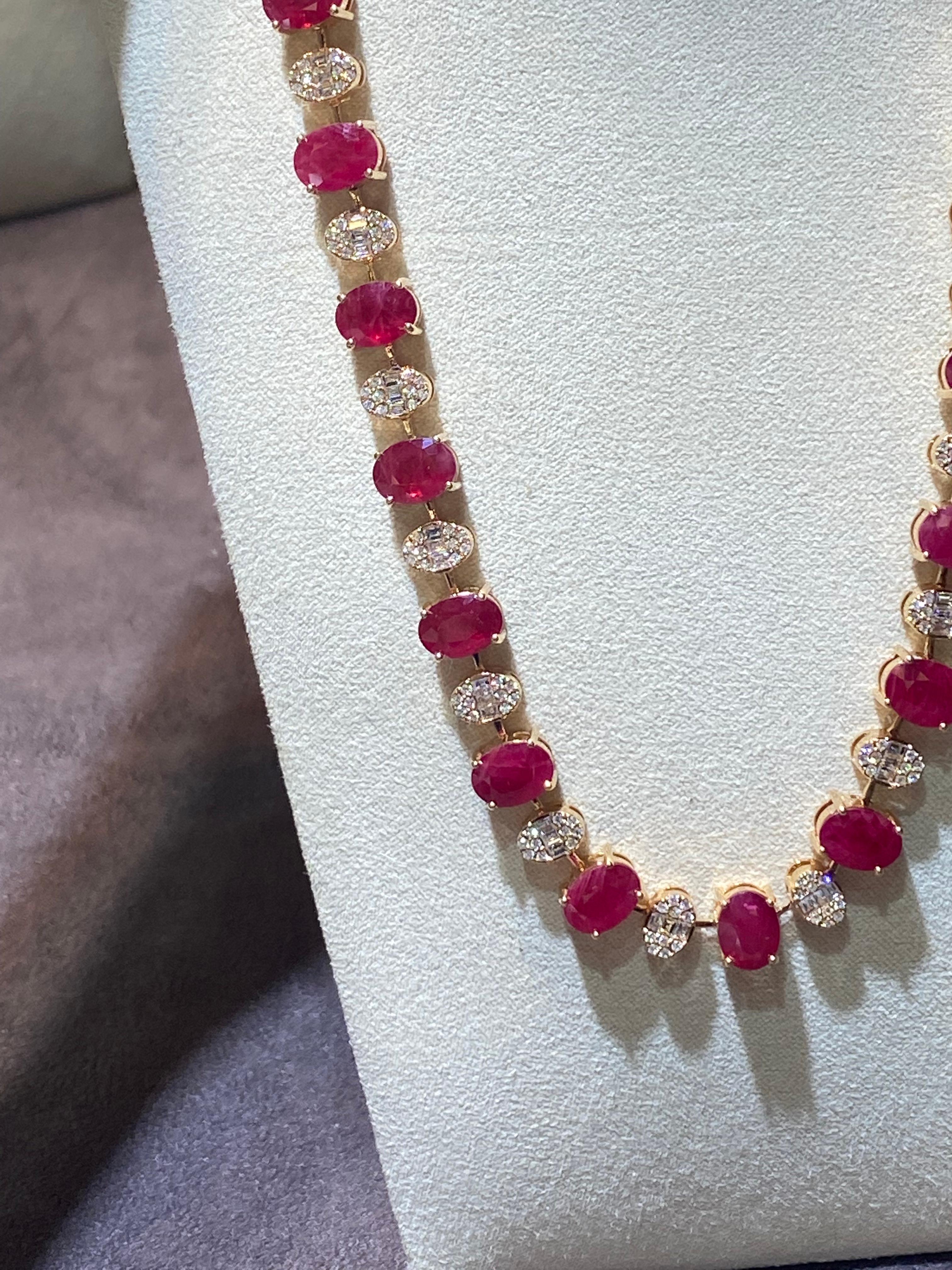 Stunning Ruby Diamond 18K Yellow Gold Necklace for Her In New Condition For Sale In Montreux, CH