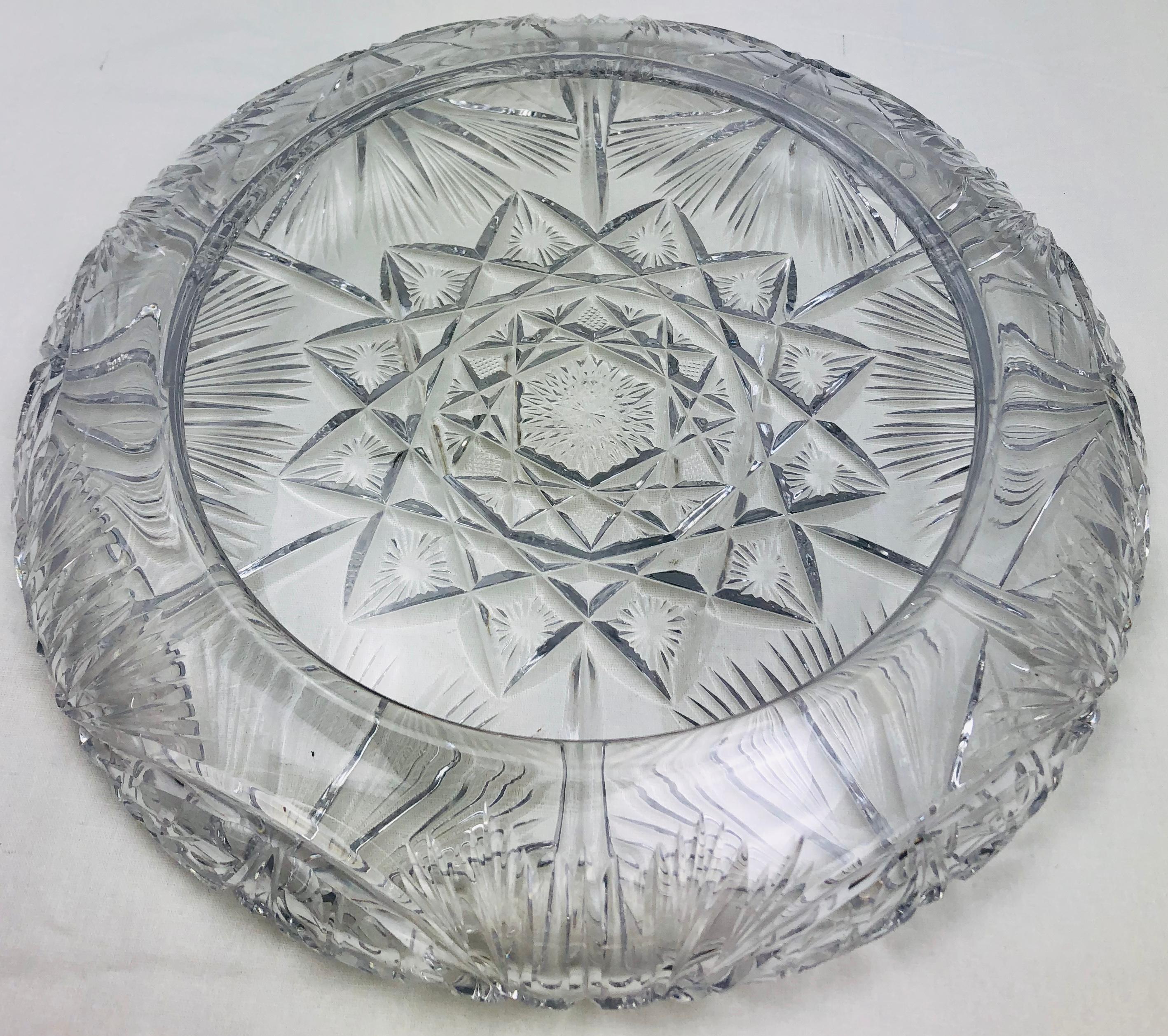 St. Louis French Hand Cut Crystal Decorative Bowl  In Good Condition For Sale In Miami, FL