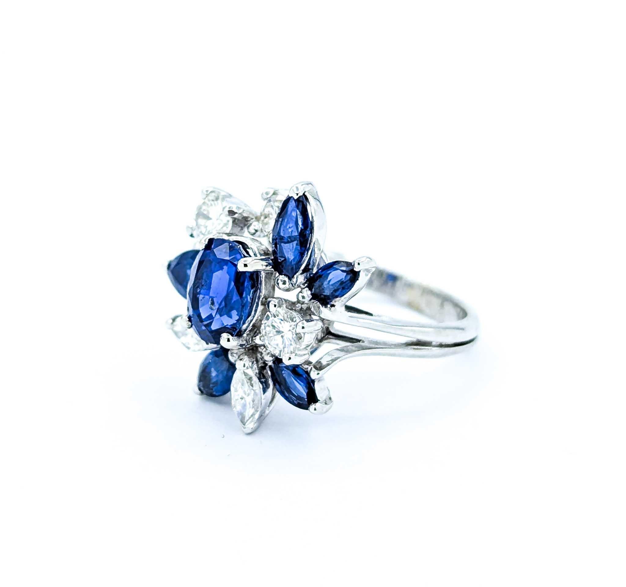 Stunning Sapphire & Diamond Cocktail Ring For Sale 3